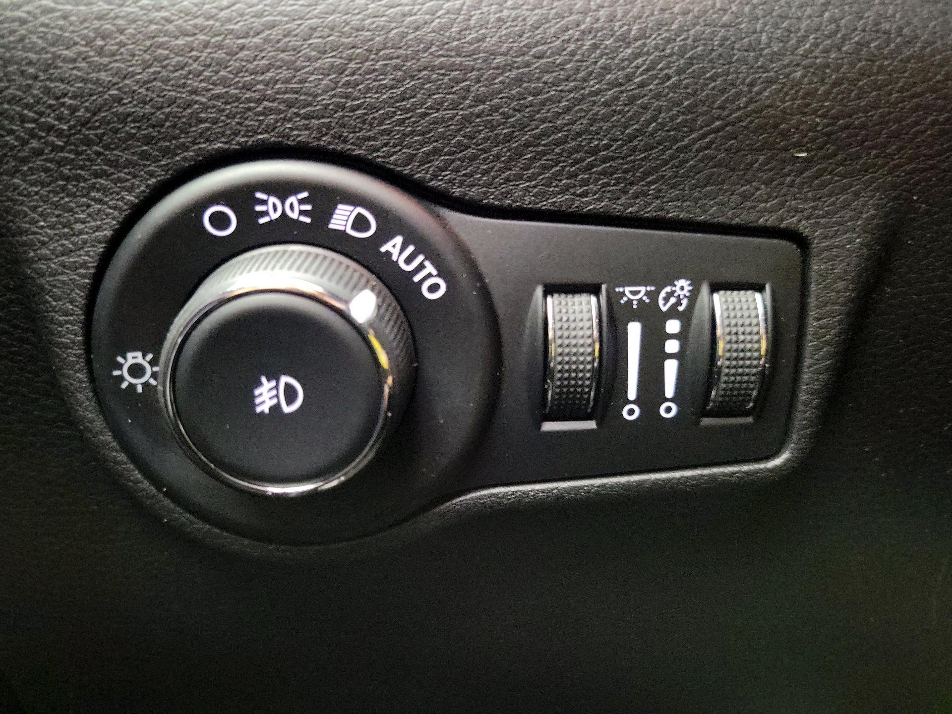 Thumbnail: 2022 Jeep Compass - 13