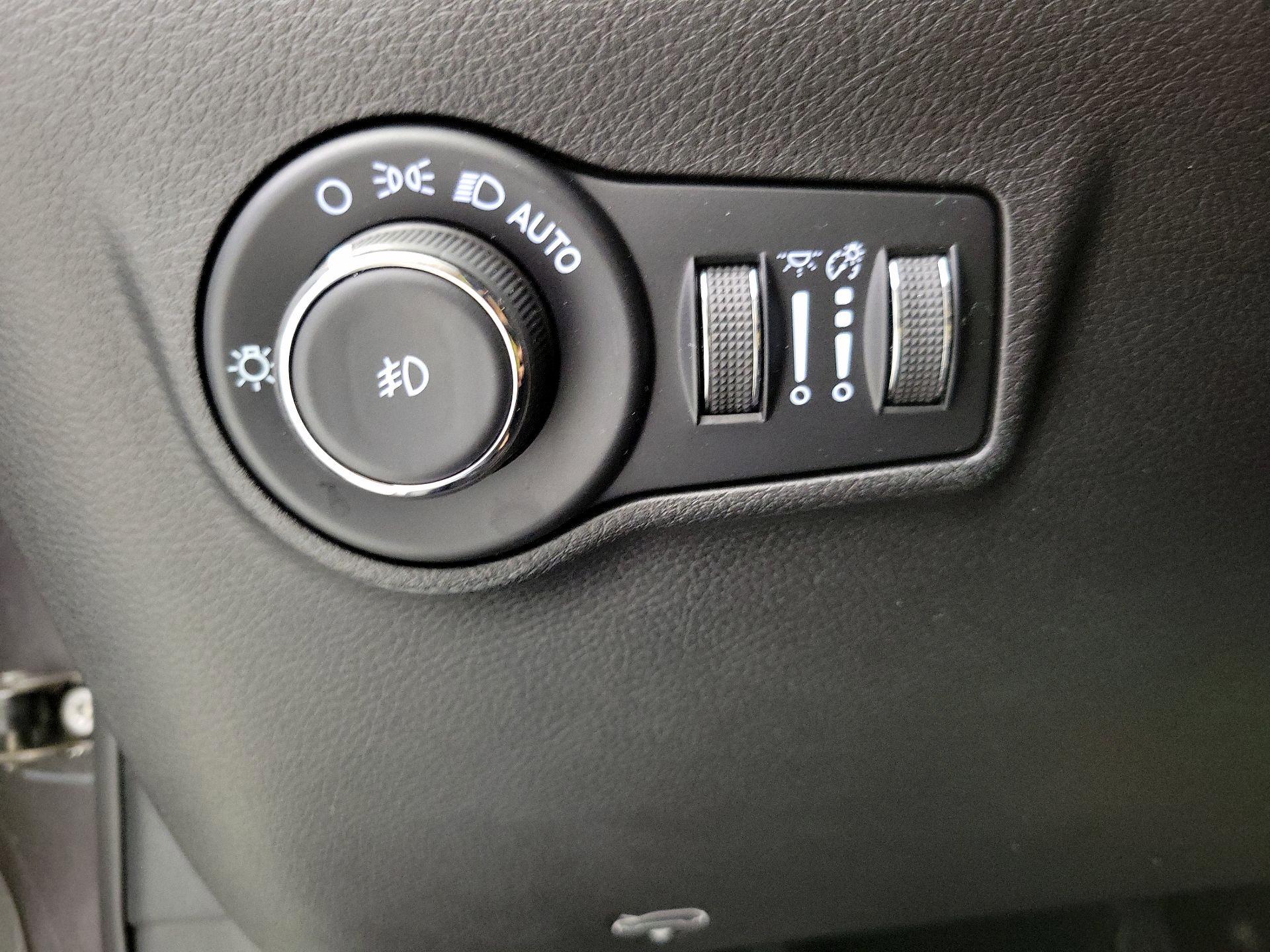 Thumbnail: 2023 Jeep Compass - 13