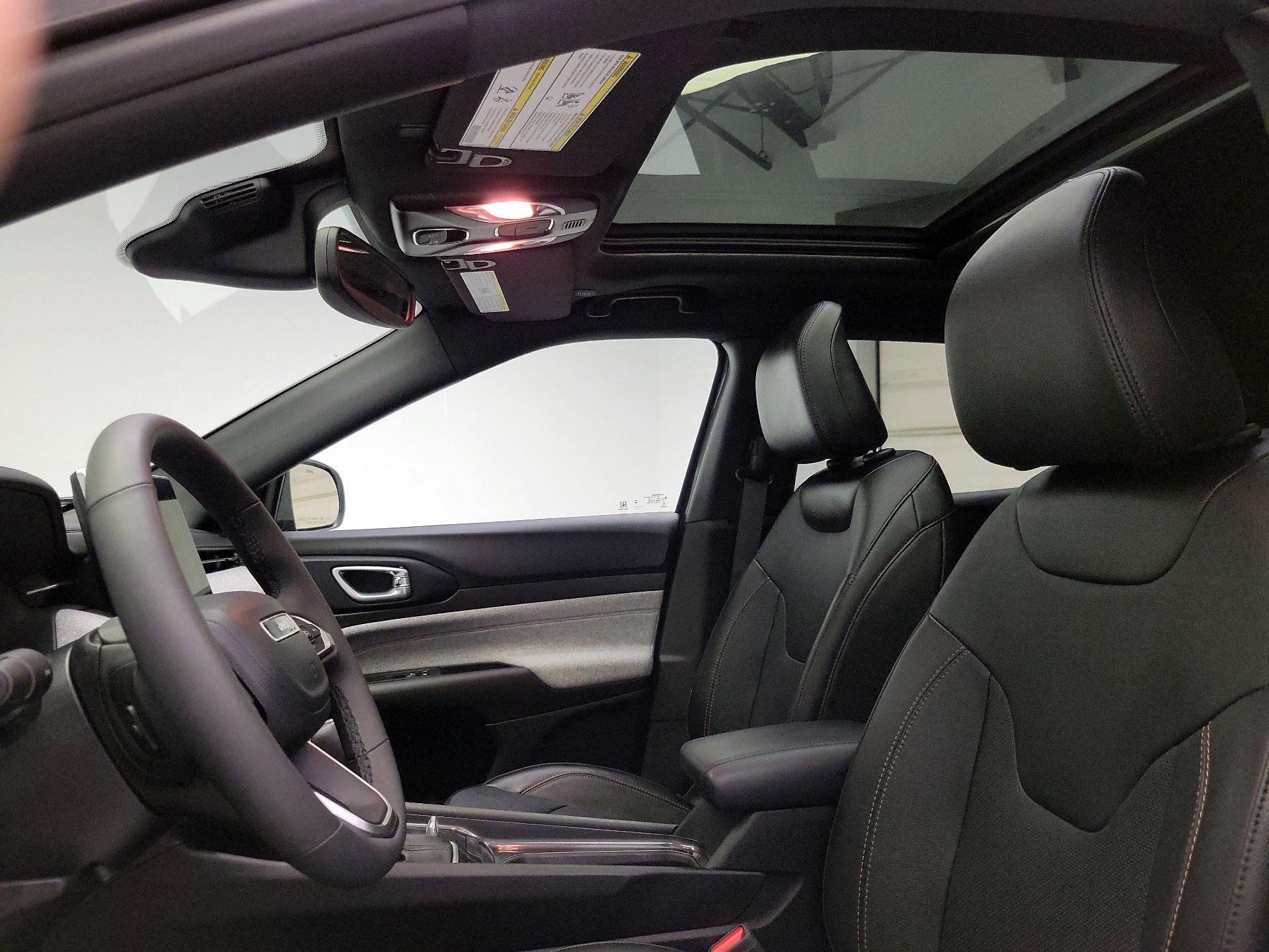 Thumbnail: 2023 Jeep Compass - 19