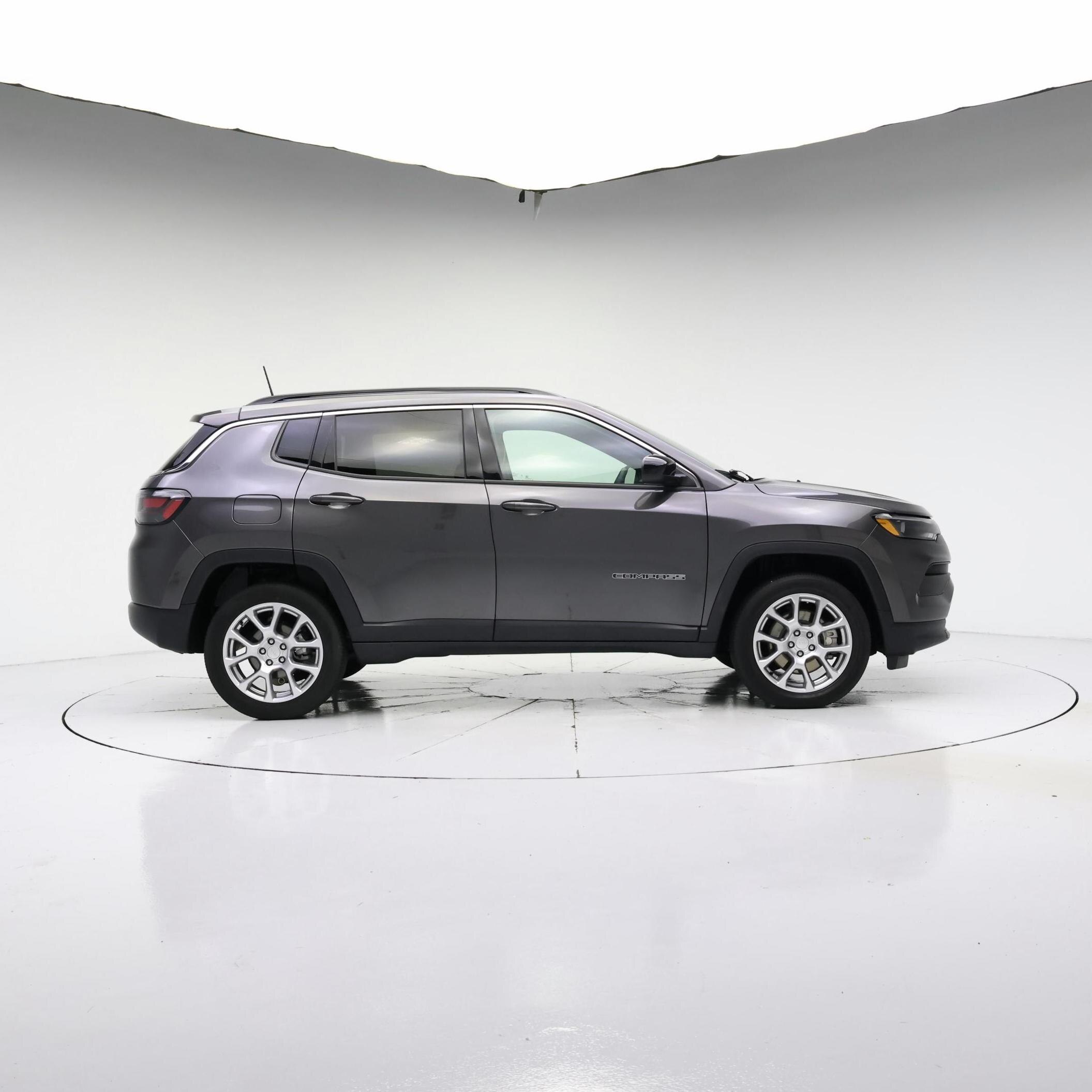 Thumbnail: 2023 Jeep Compass - 3