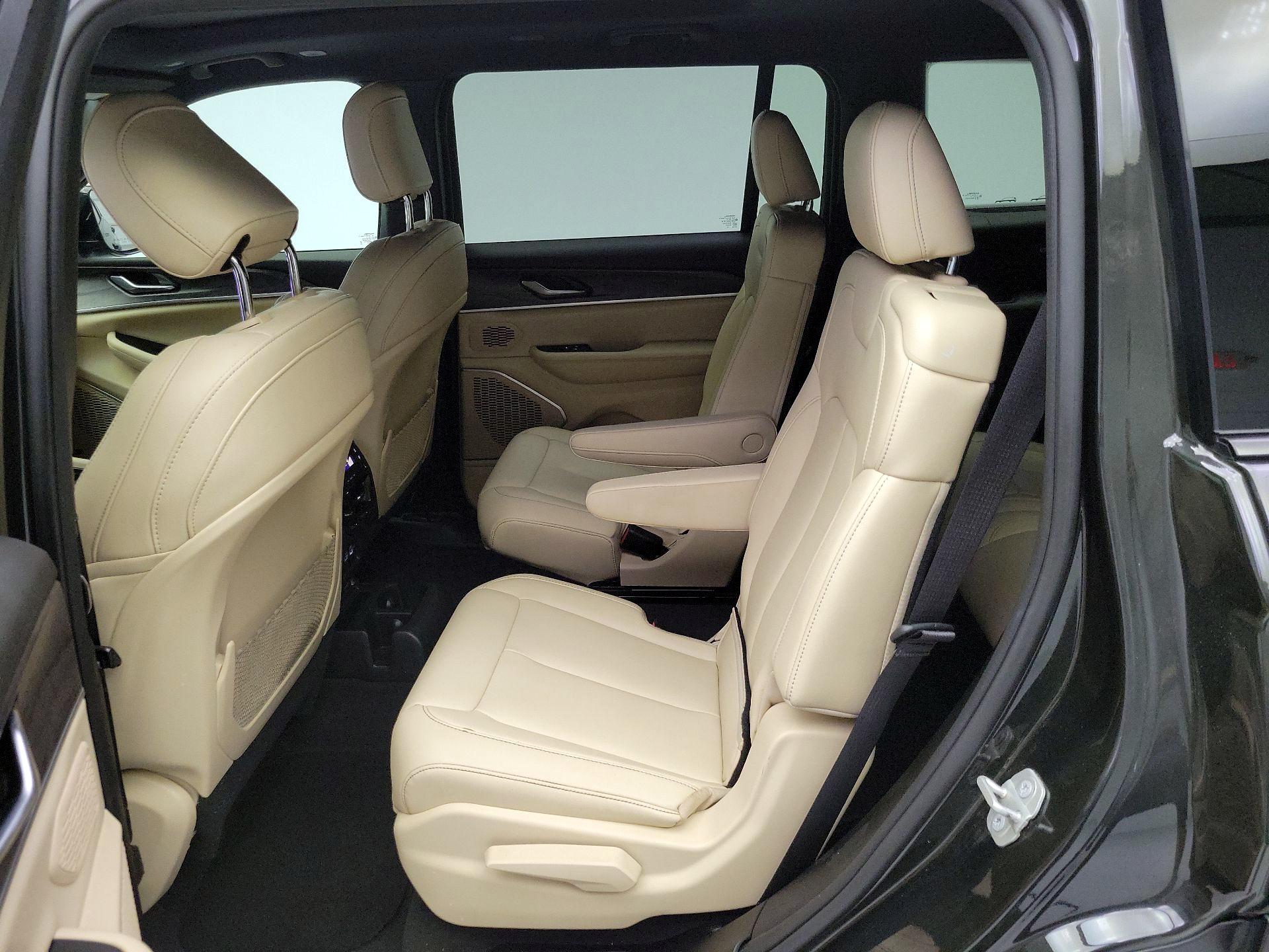 Thumbnail: 2024 Jeep Grand Cherokee L - 20