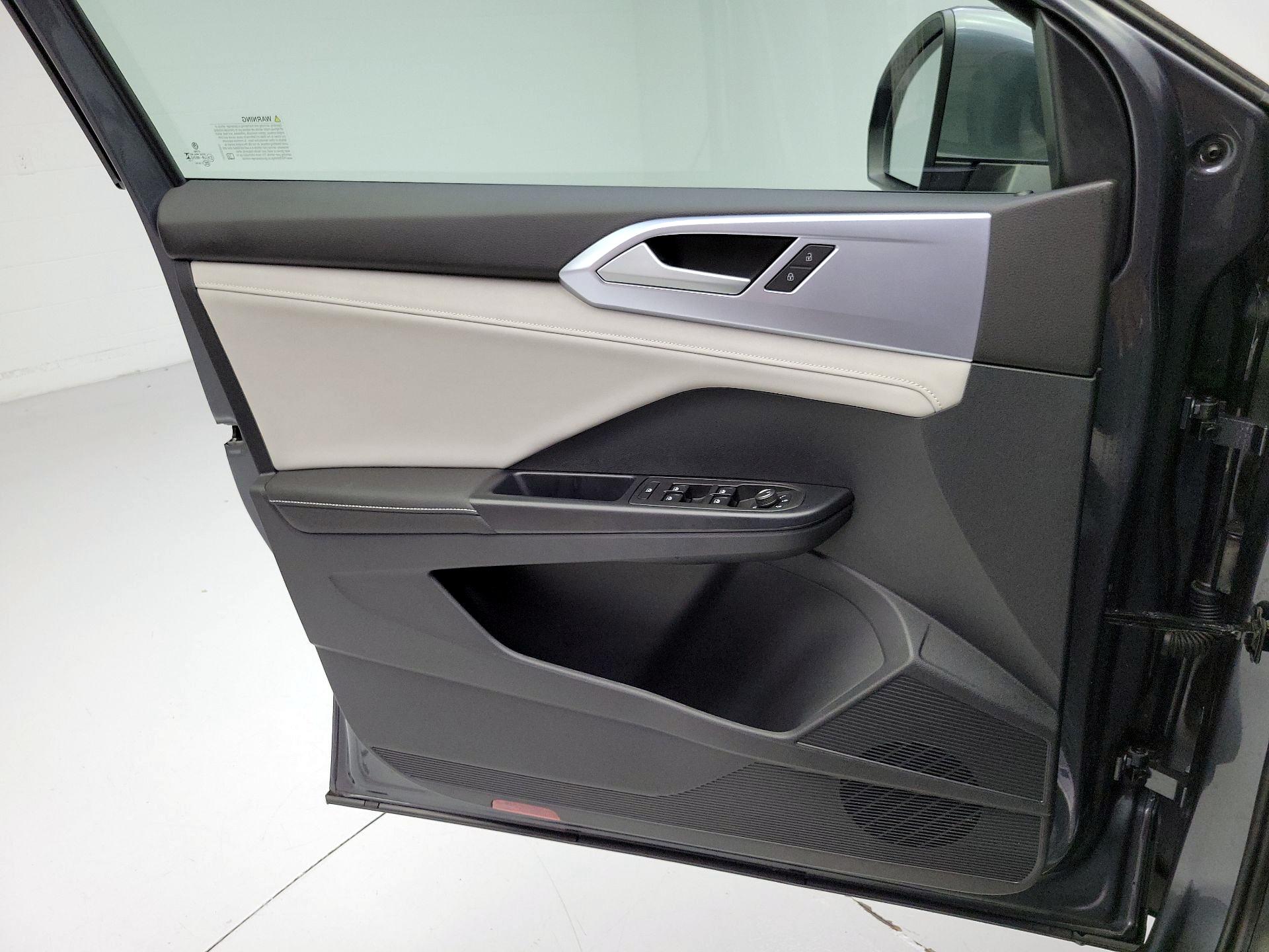 Thumbnail: 2025 Volkswagen Taos - 10