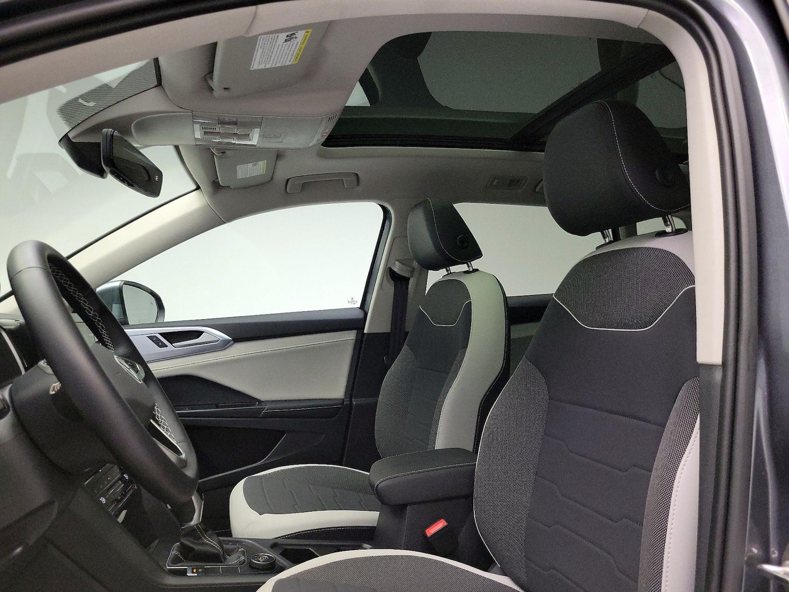 2025 Volkswagen Taos SE - Photo 18