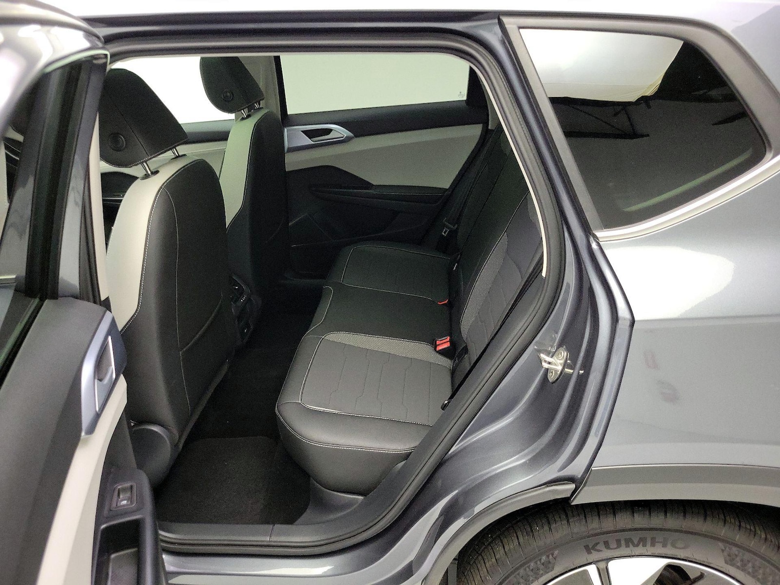 2025 Volkswagen Taos SE - Photo 19