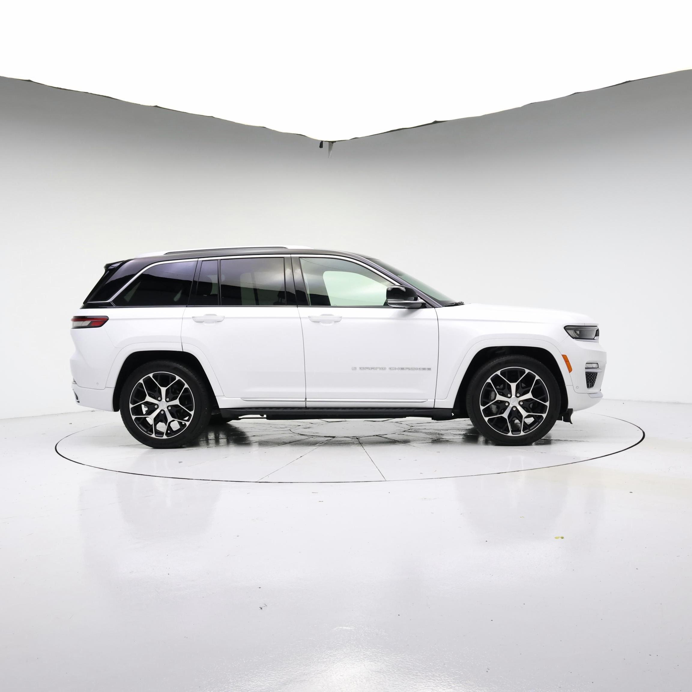 Thumbnail: 2023 Jeep Grand Cherokee - 7