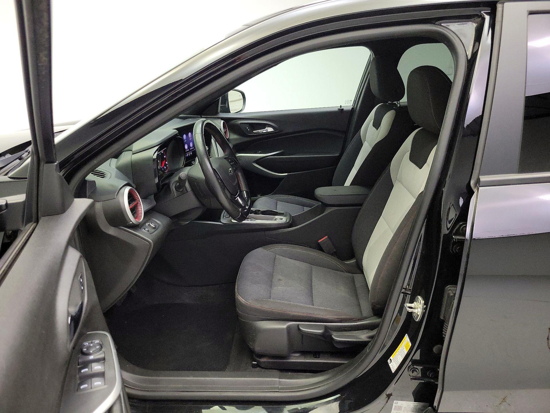 Thumbnail: 2024 Chevrolet Trax - 11