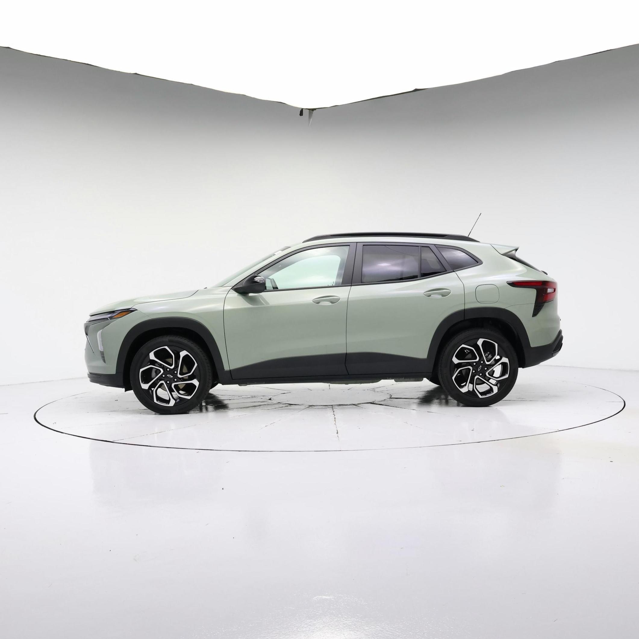 Thumbnail: 2024 Chevrolet Trax - 3