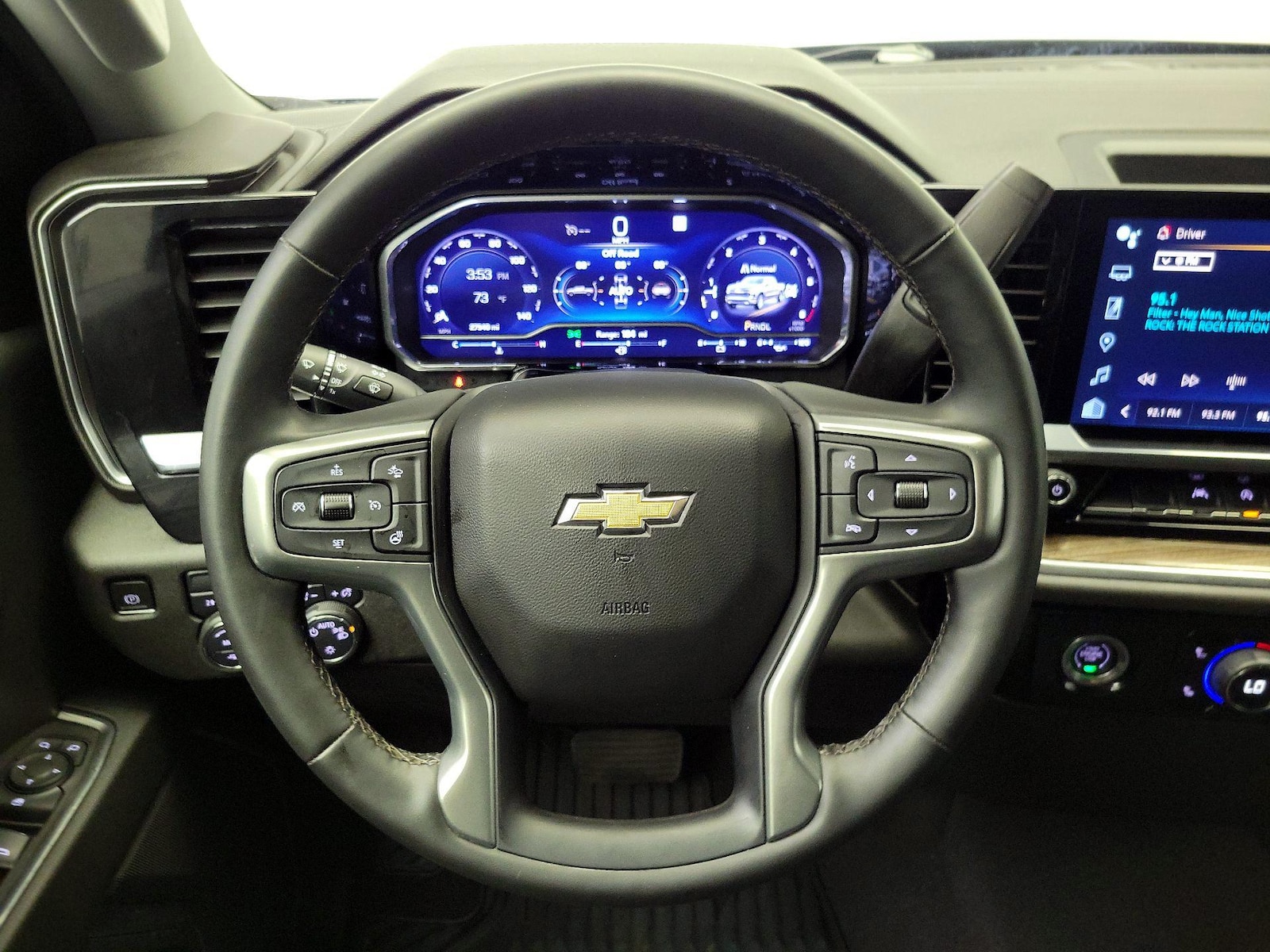 2023 Chevrolet Silverado 1500 LT - Photo 11