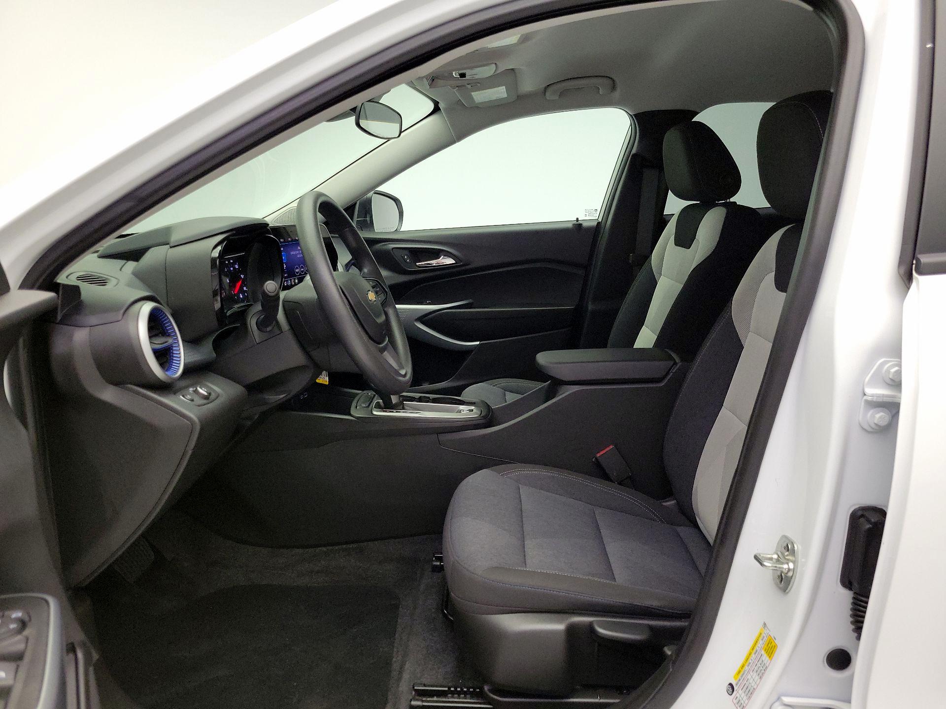Thumbnail: 2024 Chevrolet Trax - 11