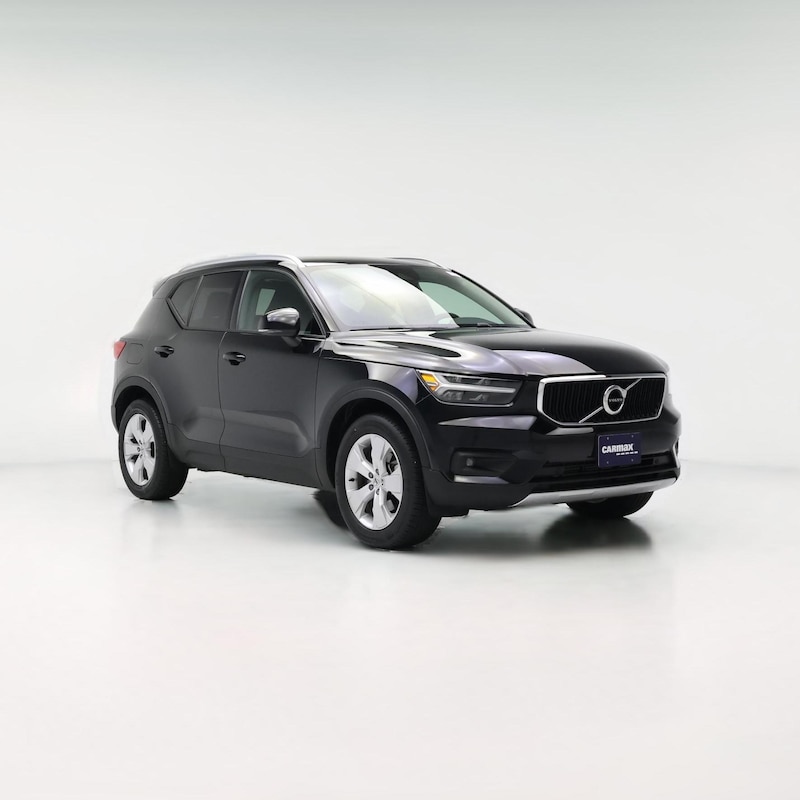 2022 Volvo XC40 T5 Momentum