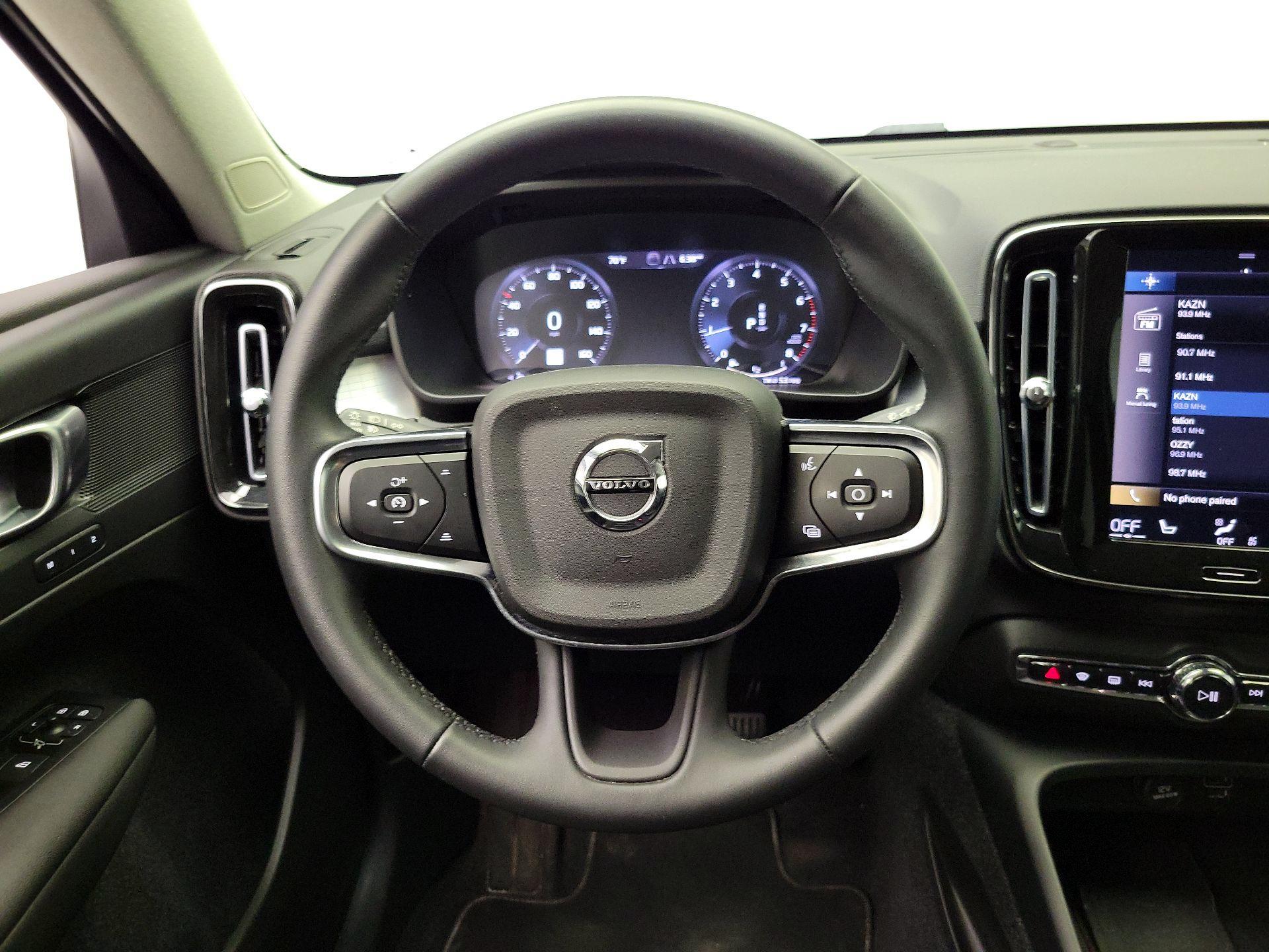 Thumbnail: 2022 Volvo XC40 - 10