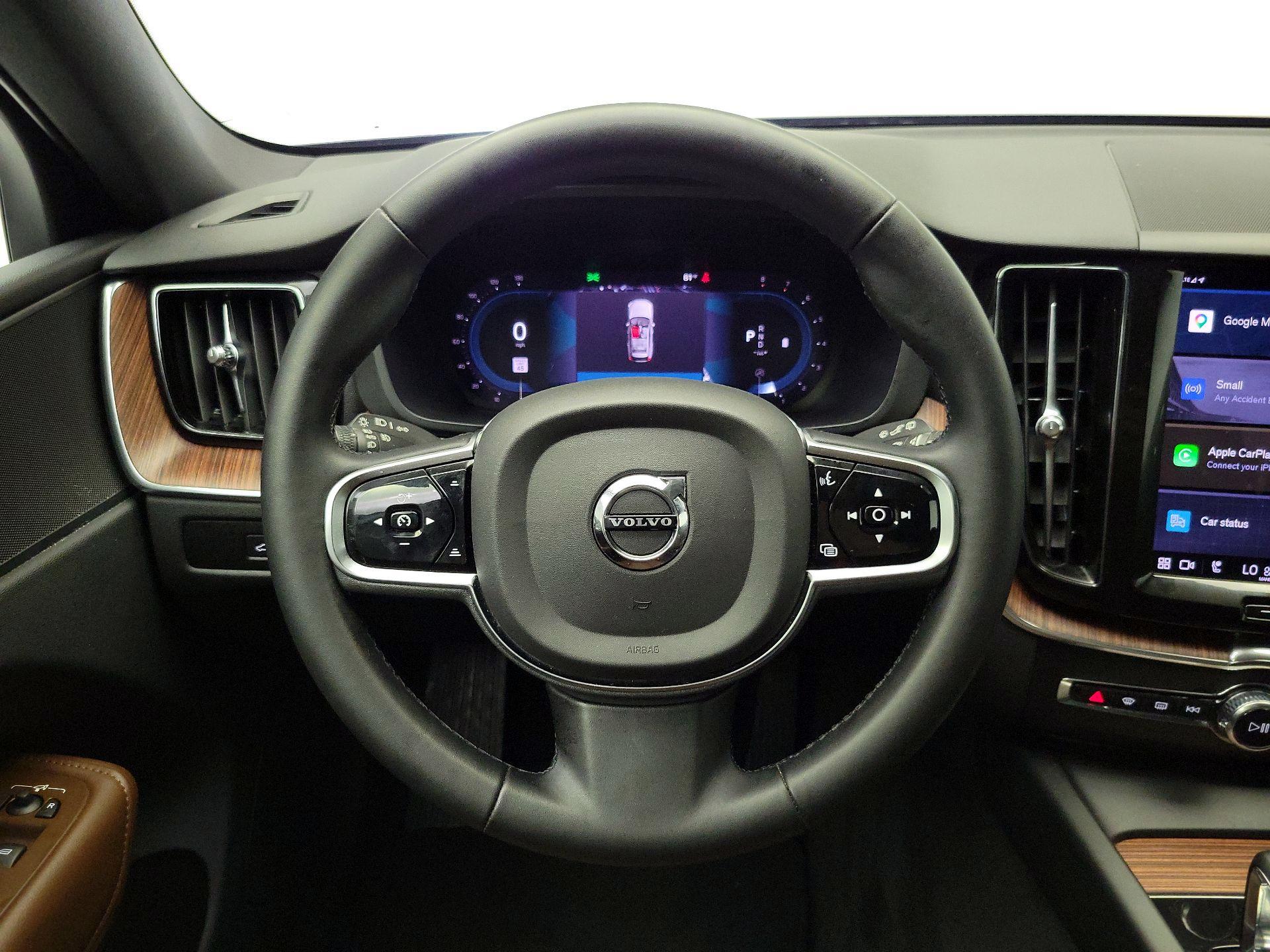 Thumbnail: 2023 Volvo XC60 - 10