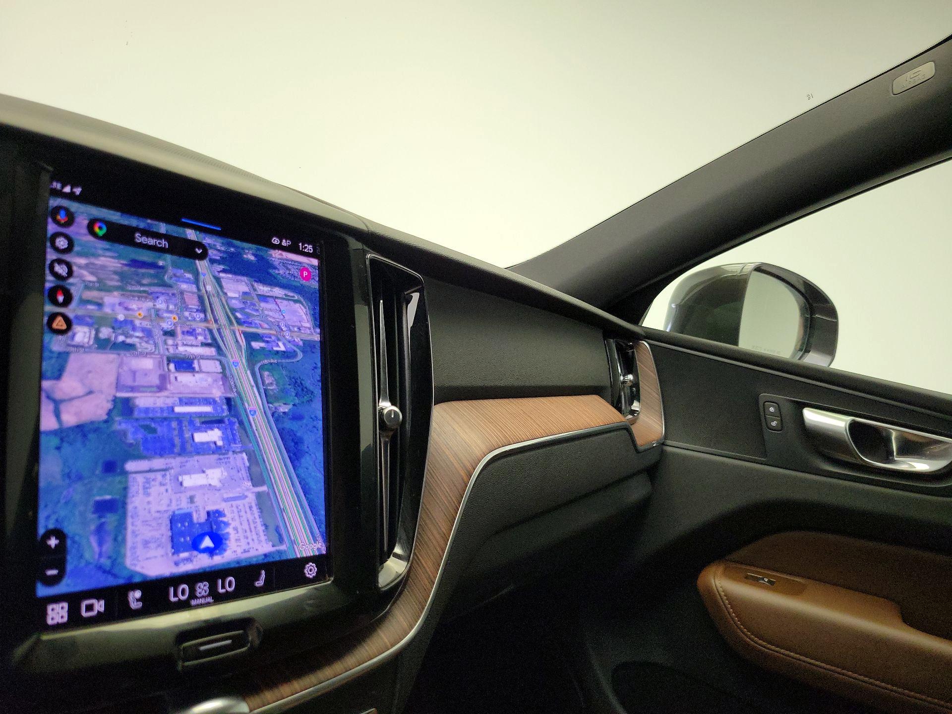 Thumbnail: 2023 Volvo XC60 - 14