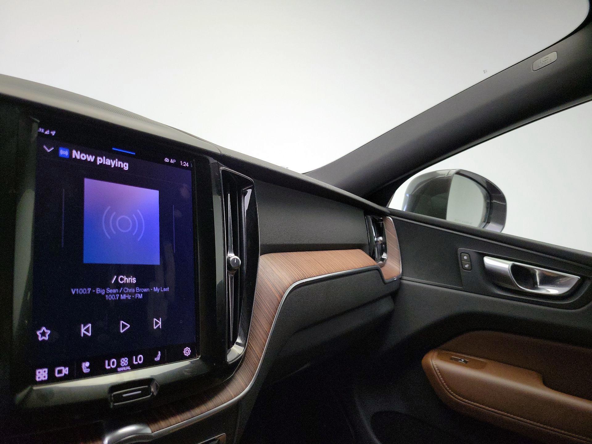 Thumbnail: 2023 Volvo XC60 - 16