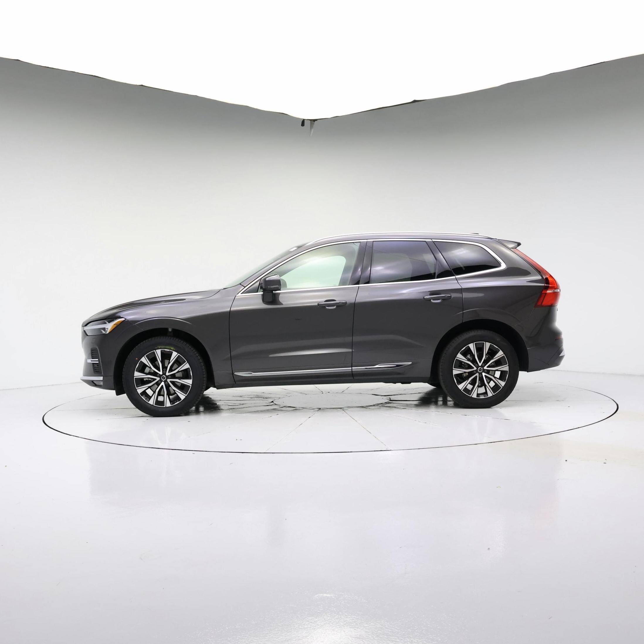 Thumbnail: 2023 Volvo XC60 - 3