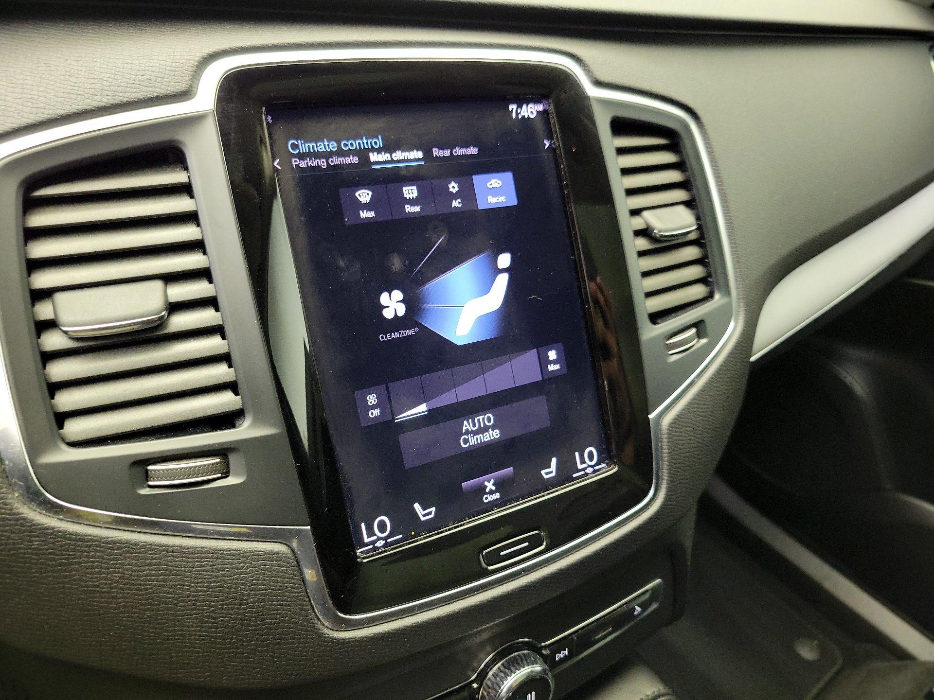 Thumbnail: 2022 Volvo XC90 - 17