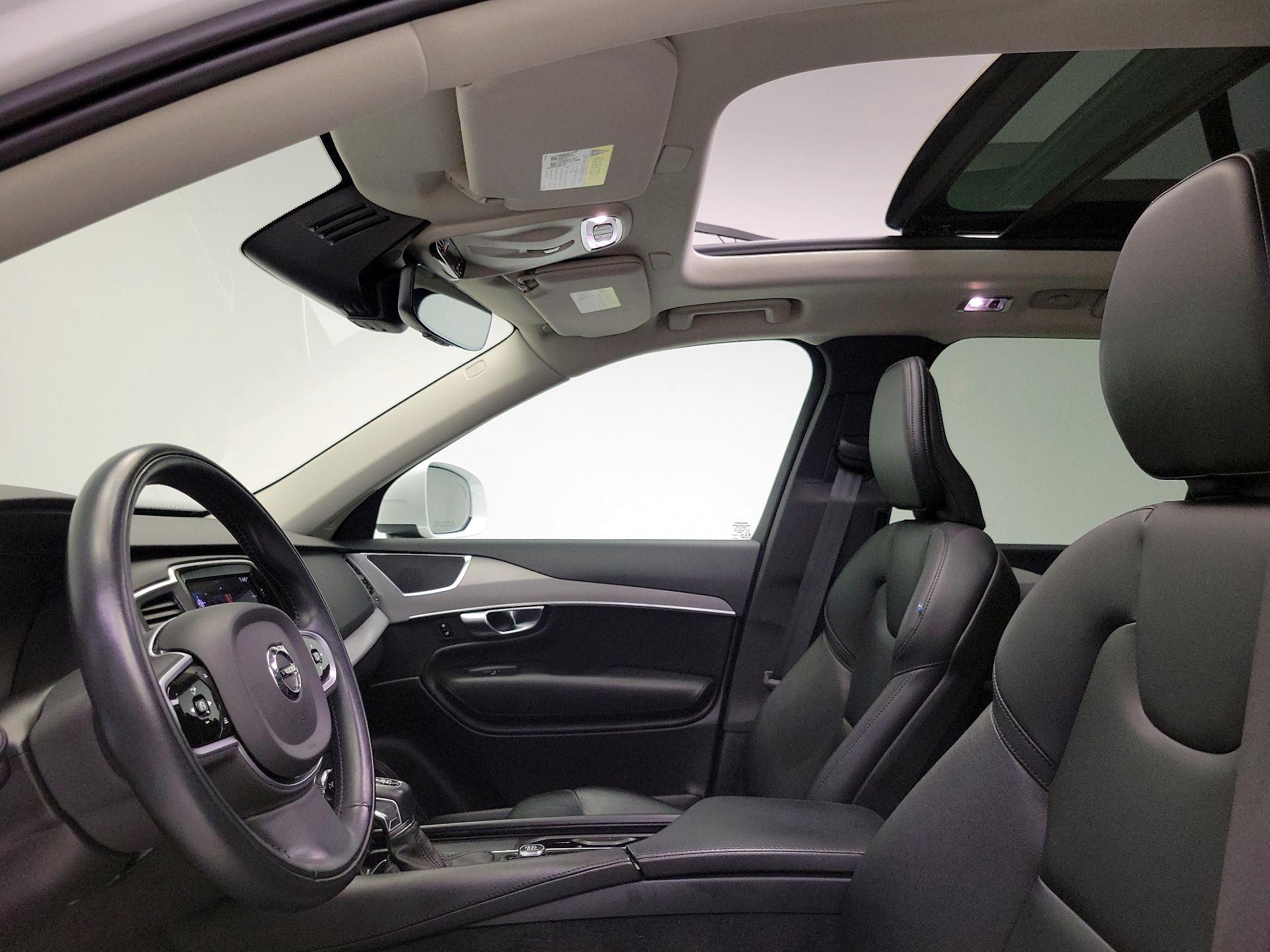 Thumbnail: 2022 Volvo XC90 - 20