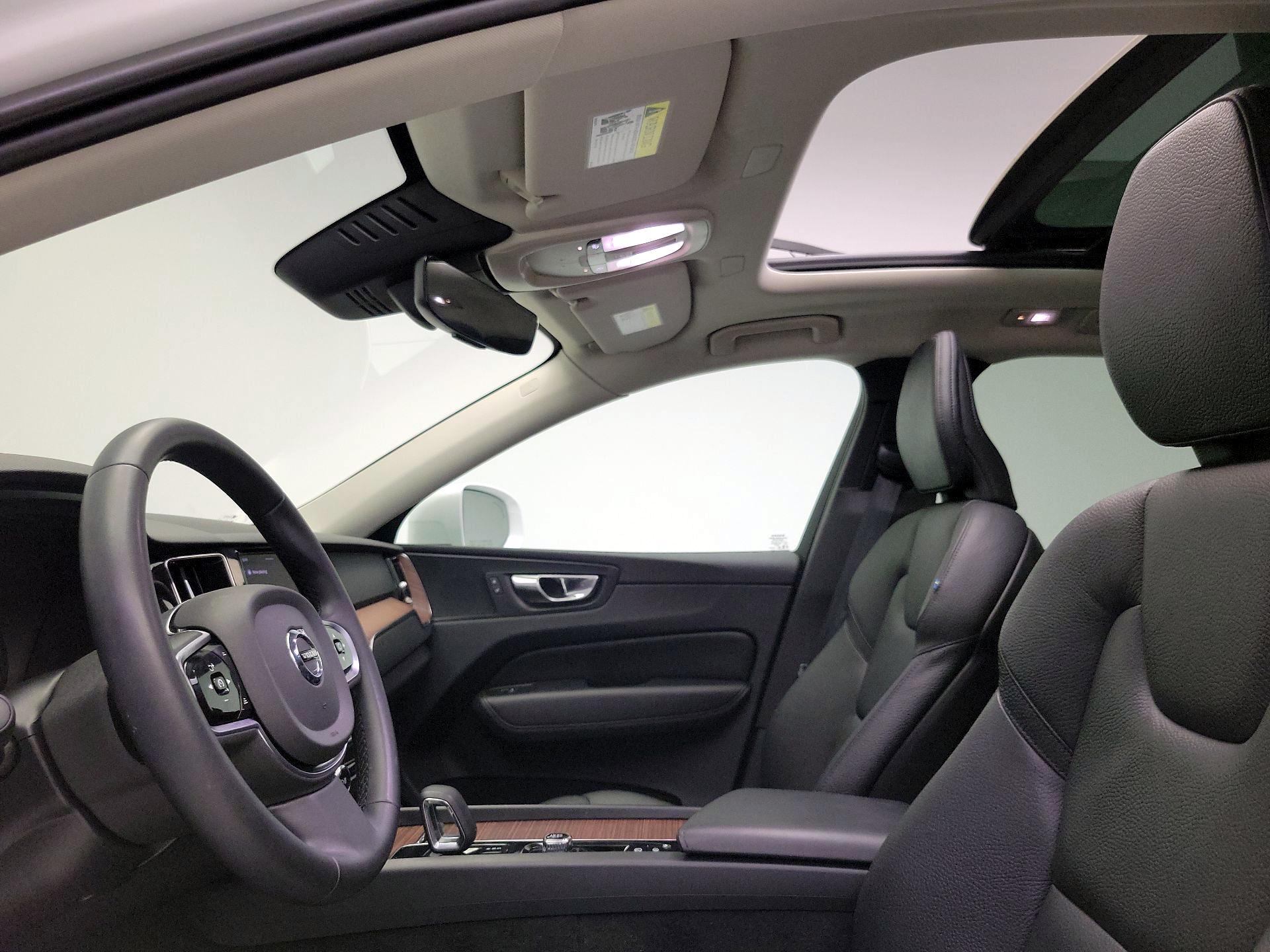 Thumbnail: 2023 Volvo XC60 - 19