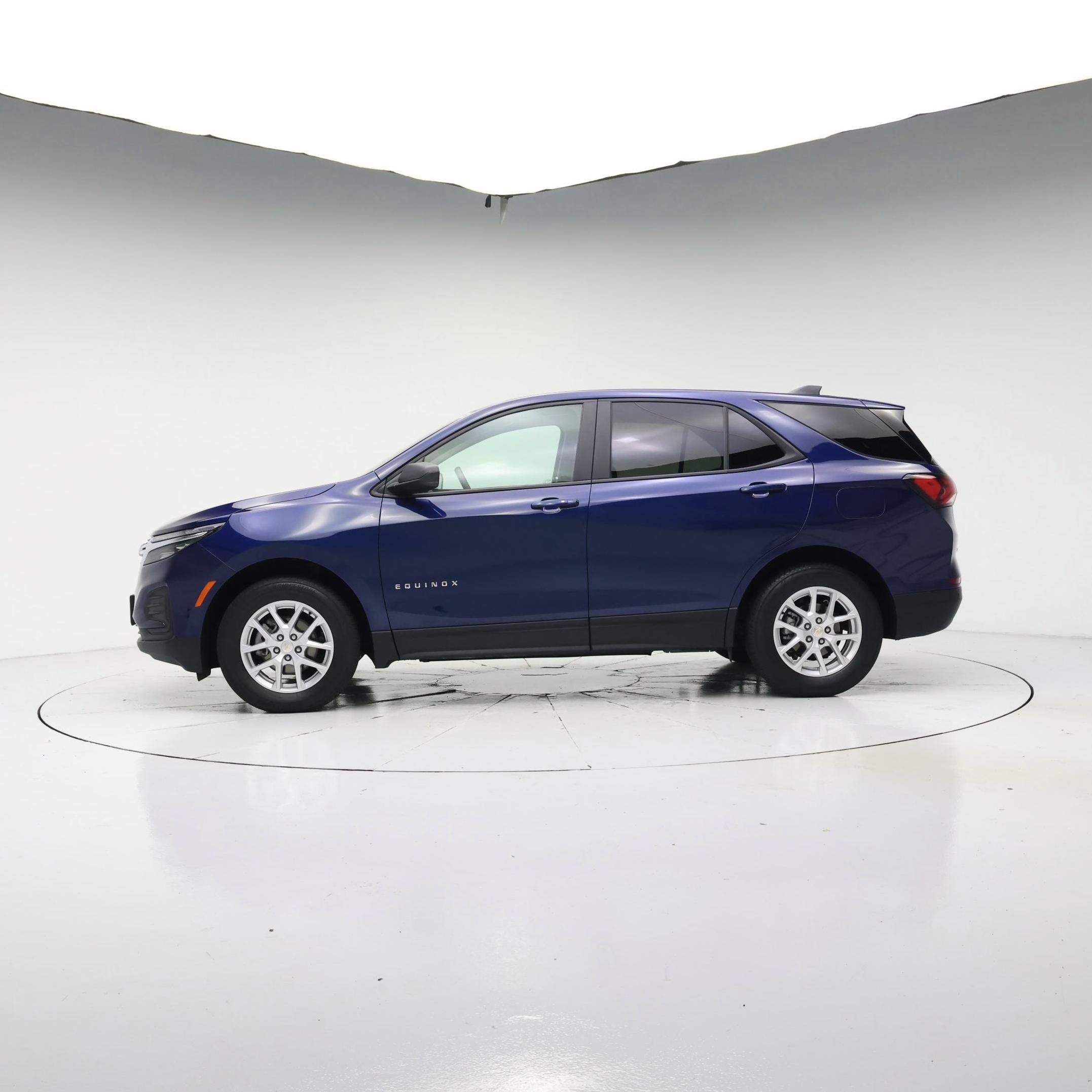Thumbnail: 2023 Chevrolet Equinox - 3