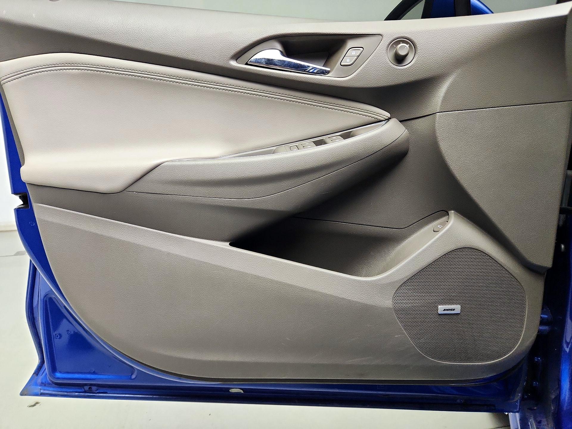 Thumbnail: 2017 Chevrolet Cruze - 10