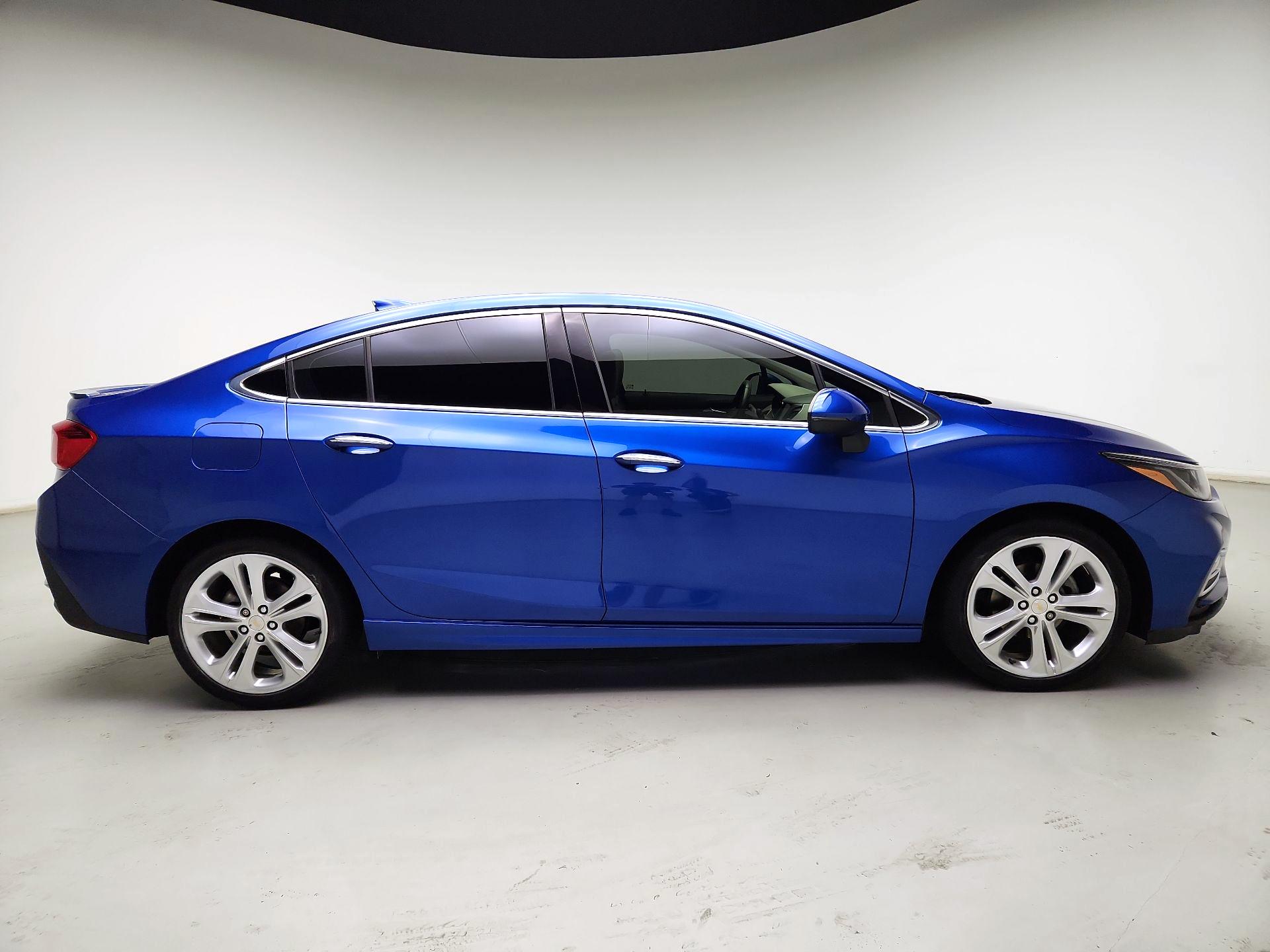 Thumbnail: 2017 Chevrolet Cruze - 4