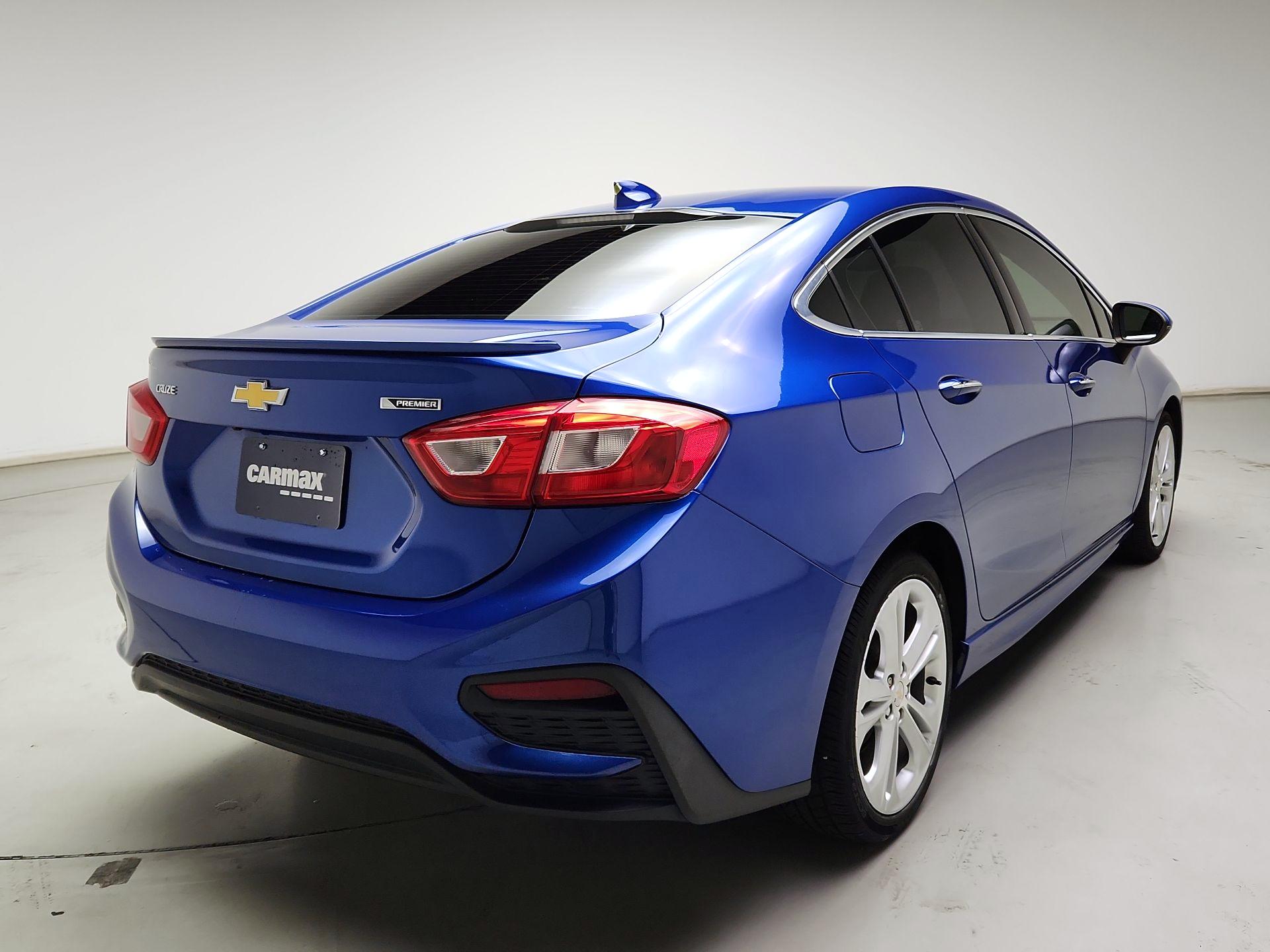 Thumbnail: 2017 Chevrolet Cruze - 5