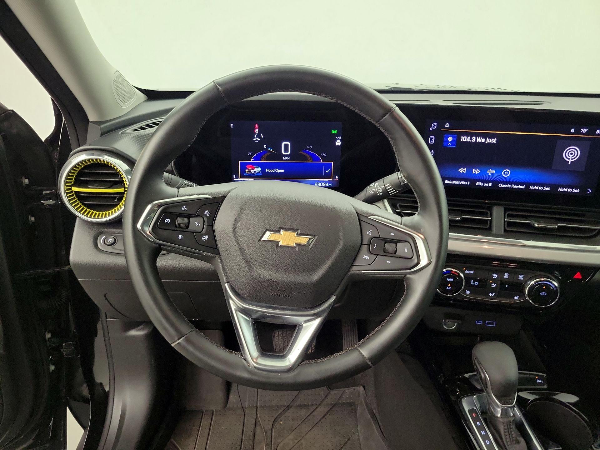 Thumbnail: 2024 Chevrolet Trax - 10