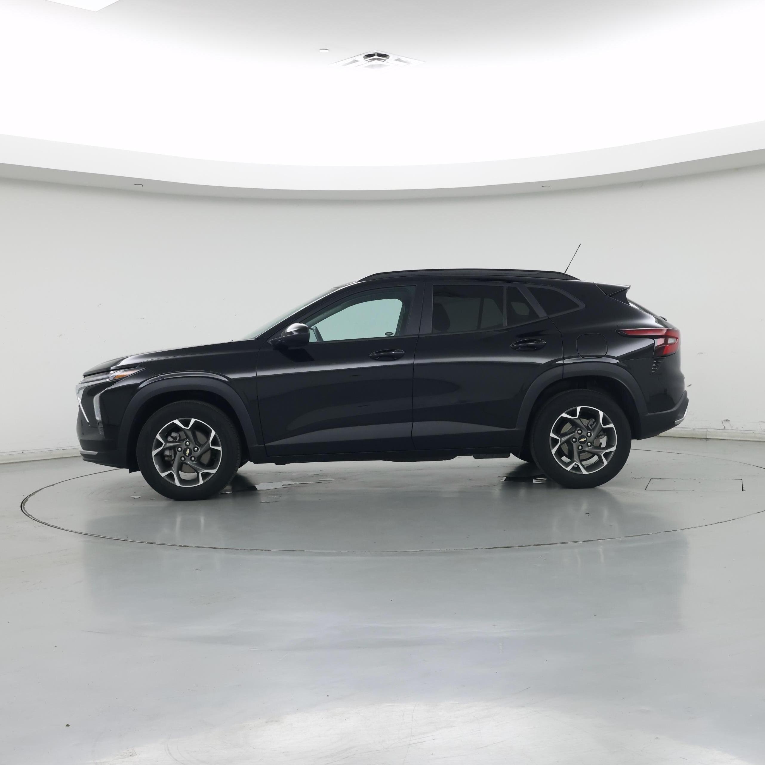 Thumbnail: 2024 Chevrolet Trax - 3
