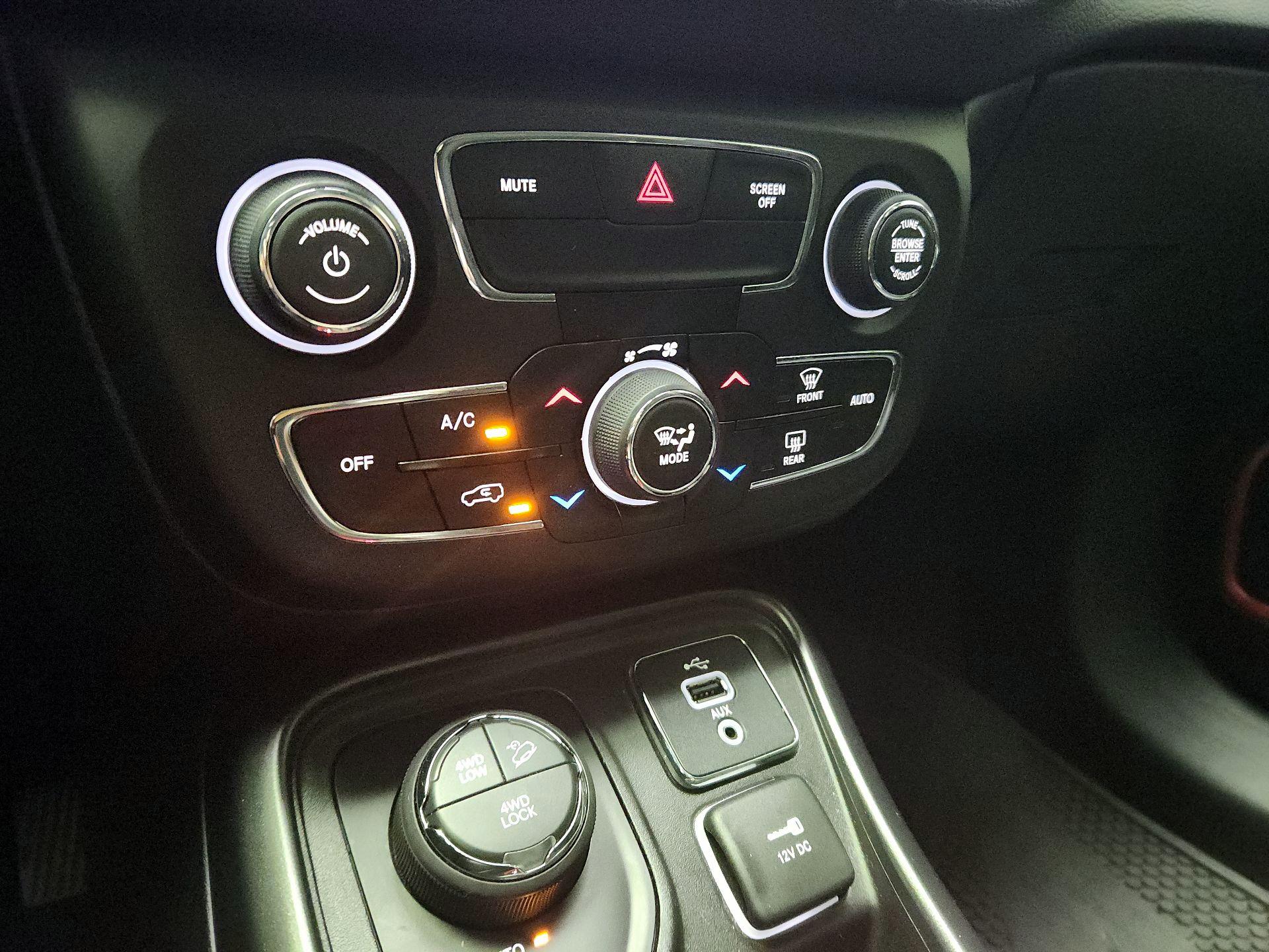 Thumbnail: 2017 Jeep Compass - 14