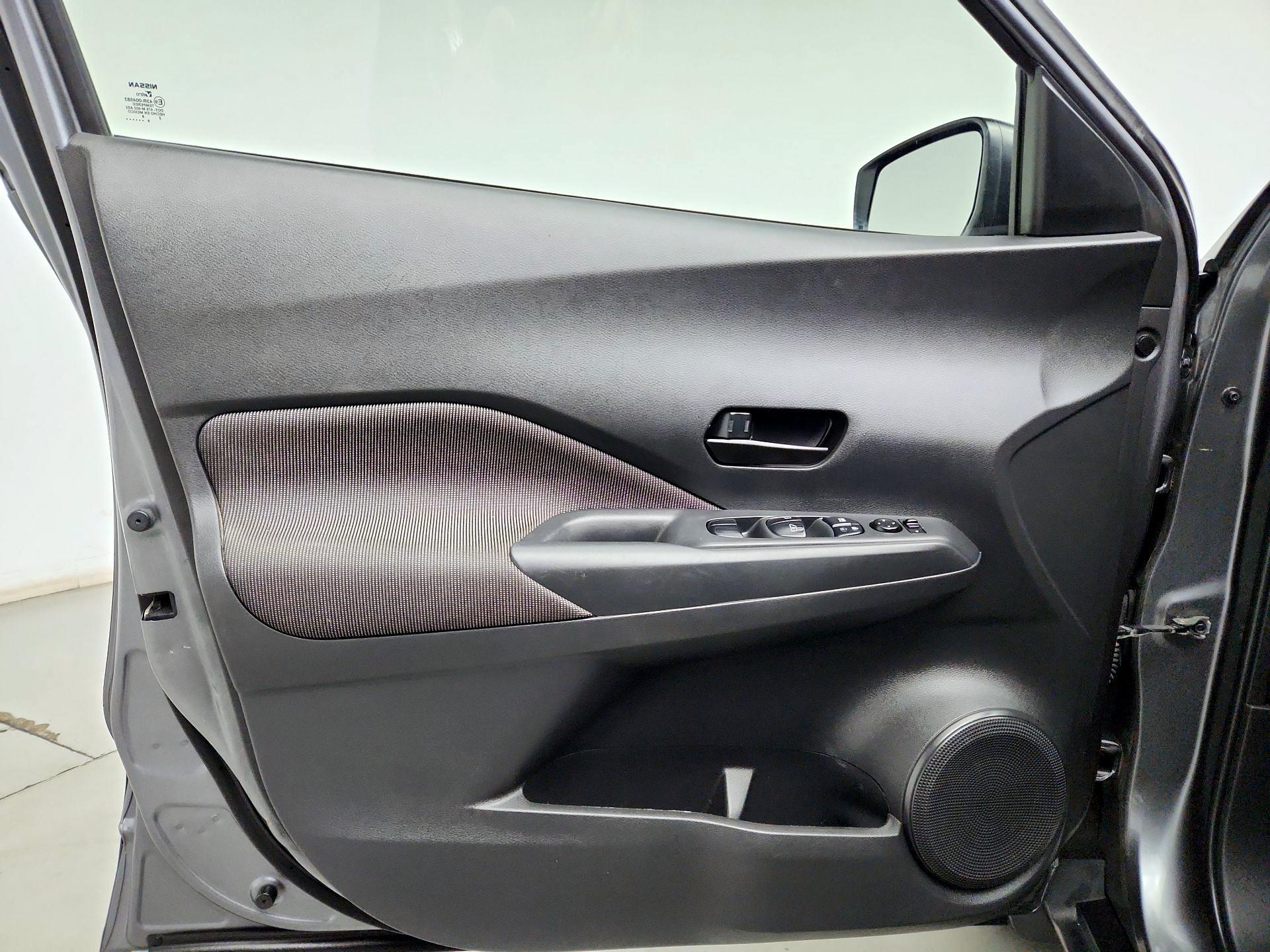 Thumbnail: 2019 Nissan Kicks - 12