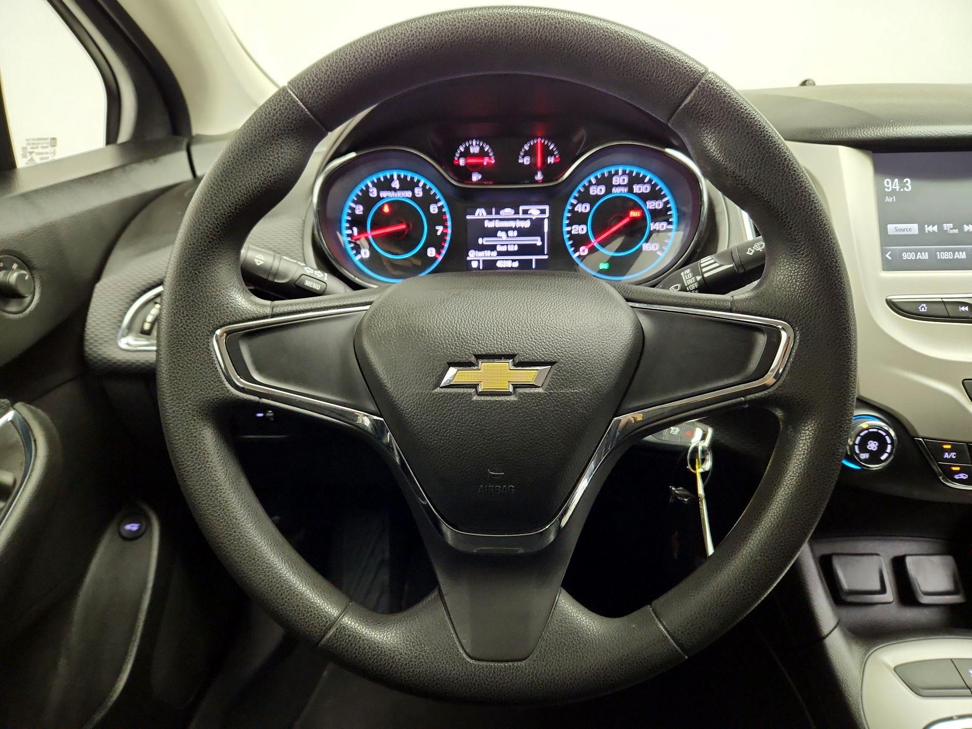 Thumbnail: 2017 Chevrolet Cruze - 10