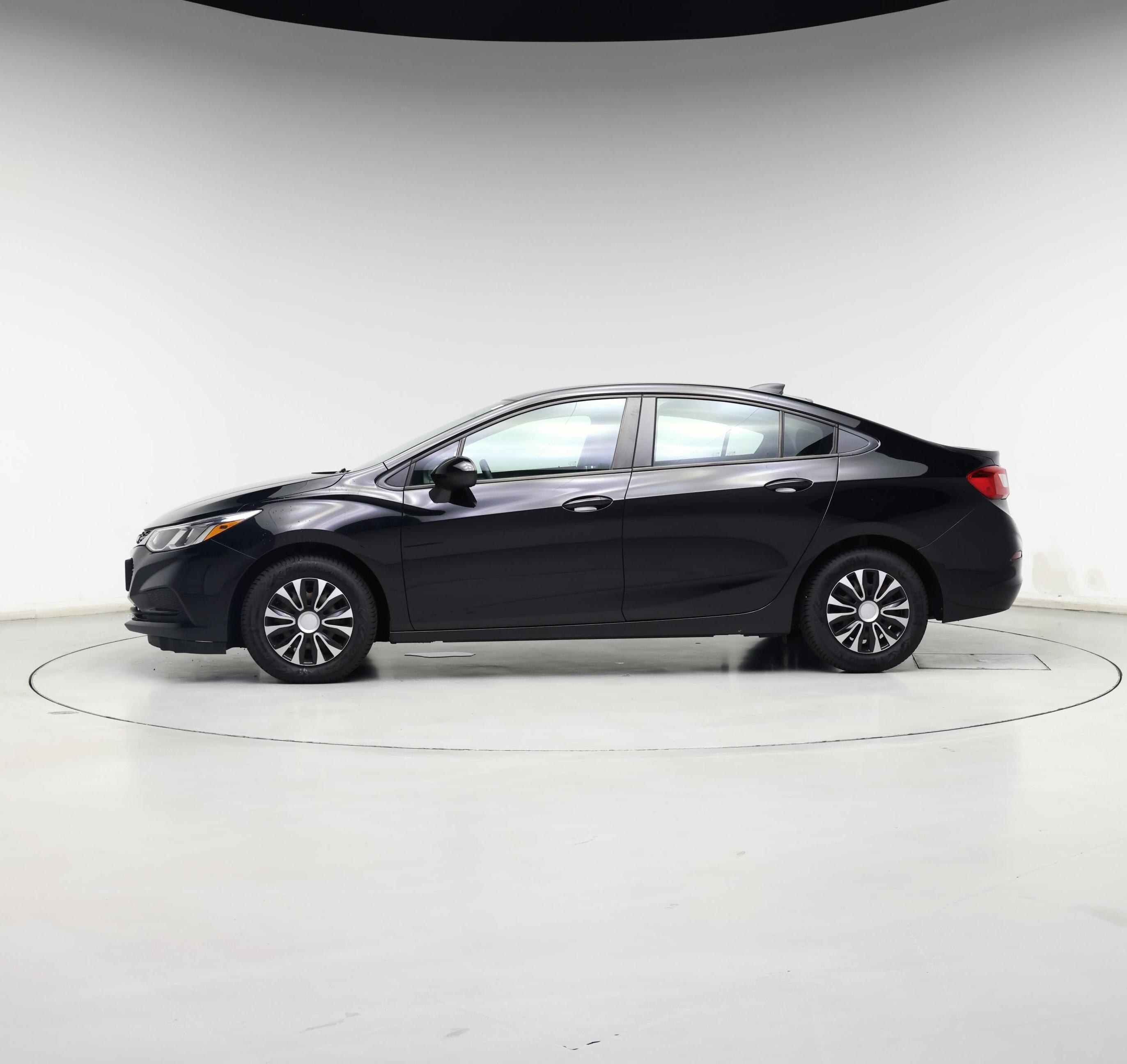Thumbnail: 2017 Chevrolet Cruze - 3