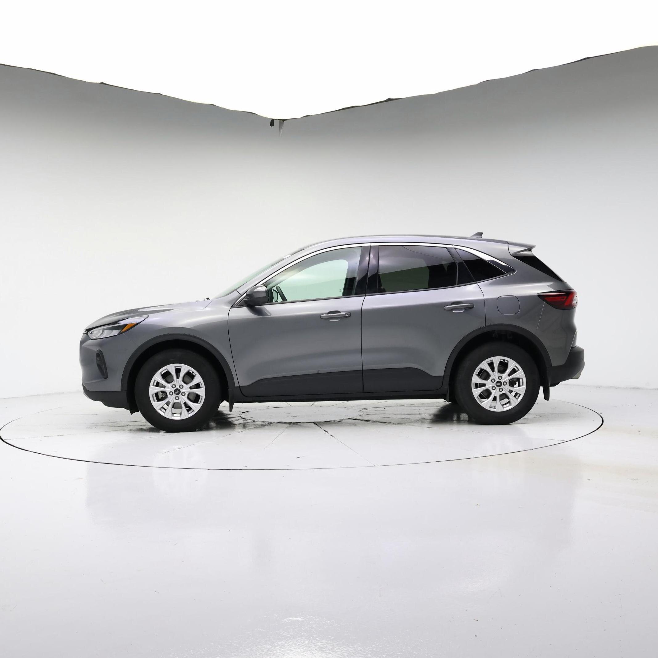 Thumbnail: 2023 Ford Escape - 3