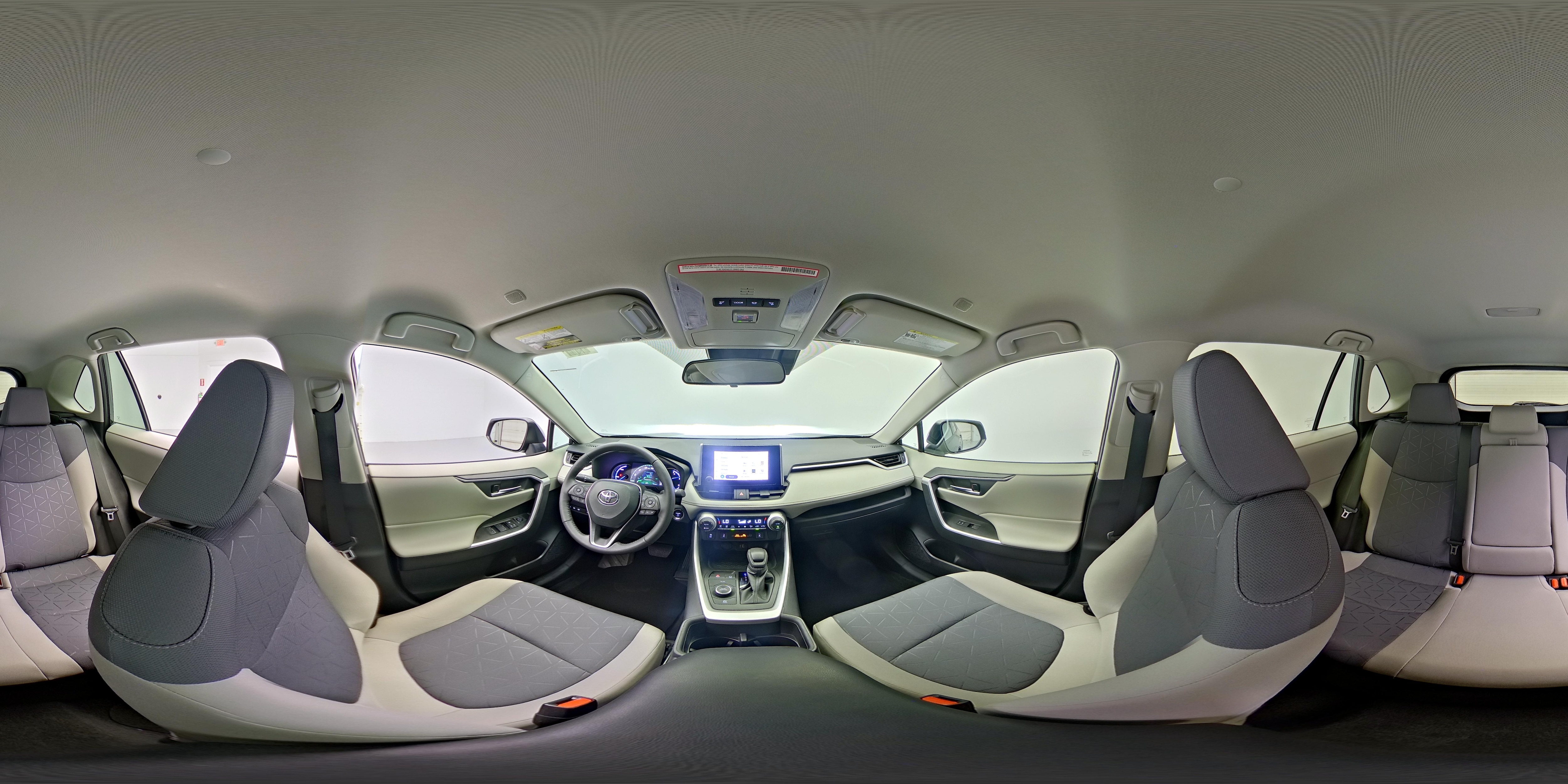 2024 Toyota RAV4 XLE - Photo 24