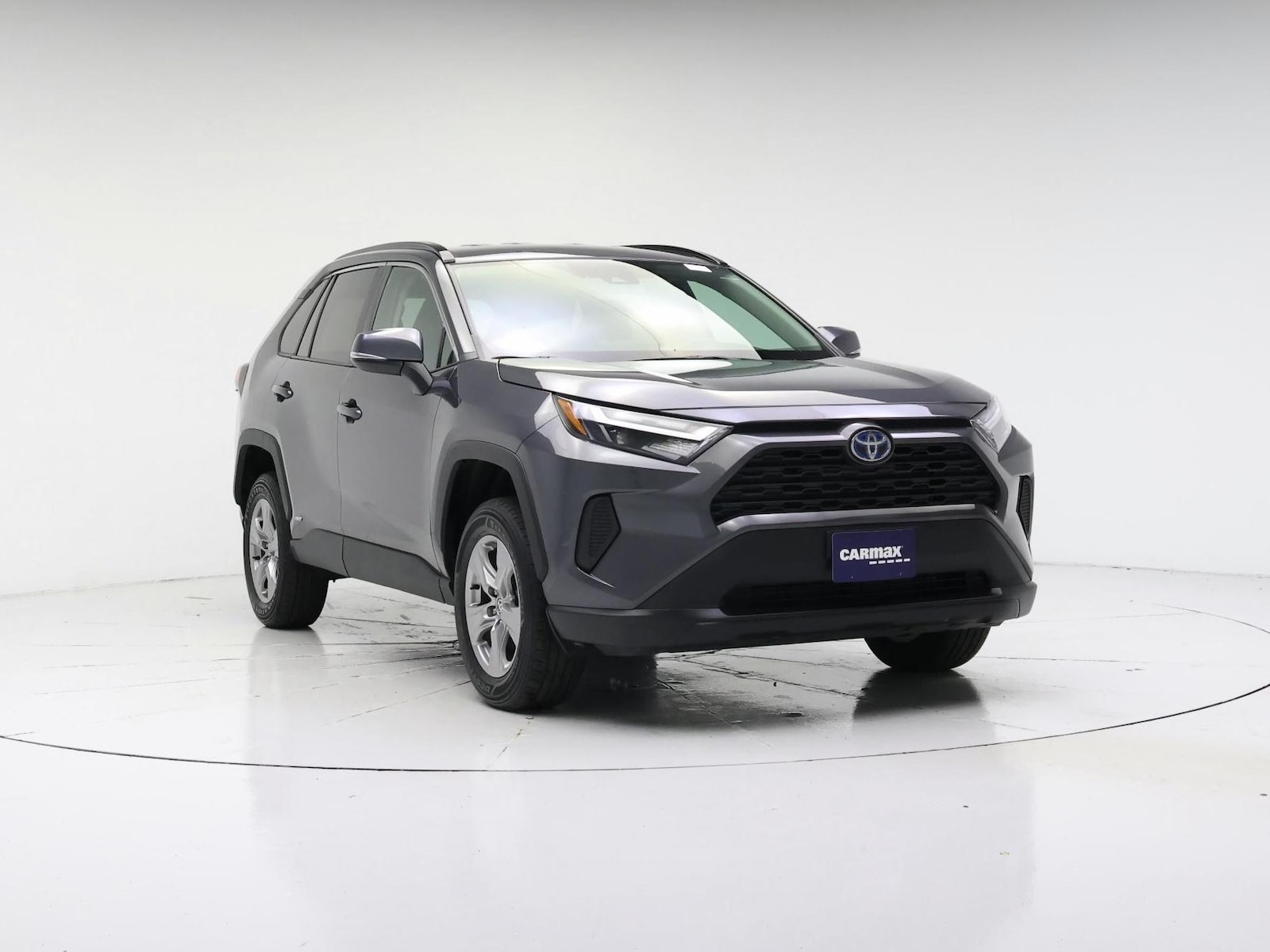 2024 Toyota RAV4 XLE - Photo 2