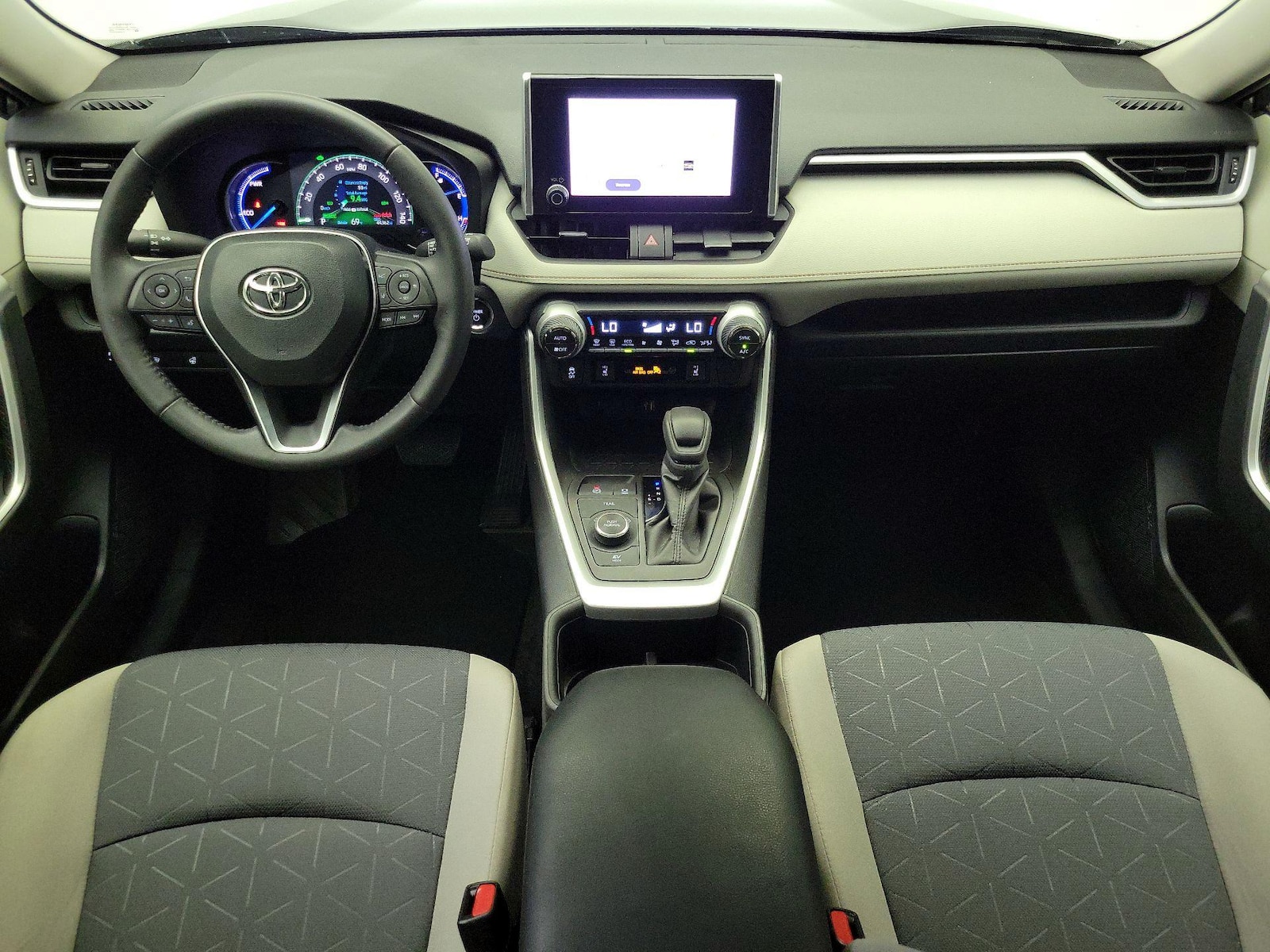 2024 Toyota RAV4 XLE - Photo 10