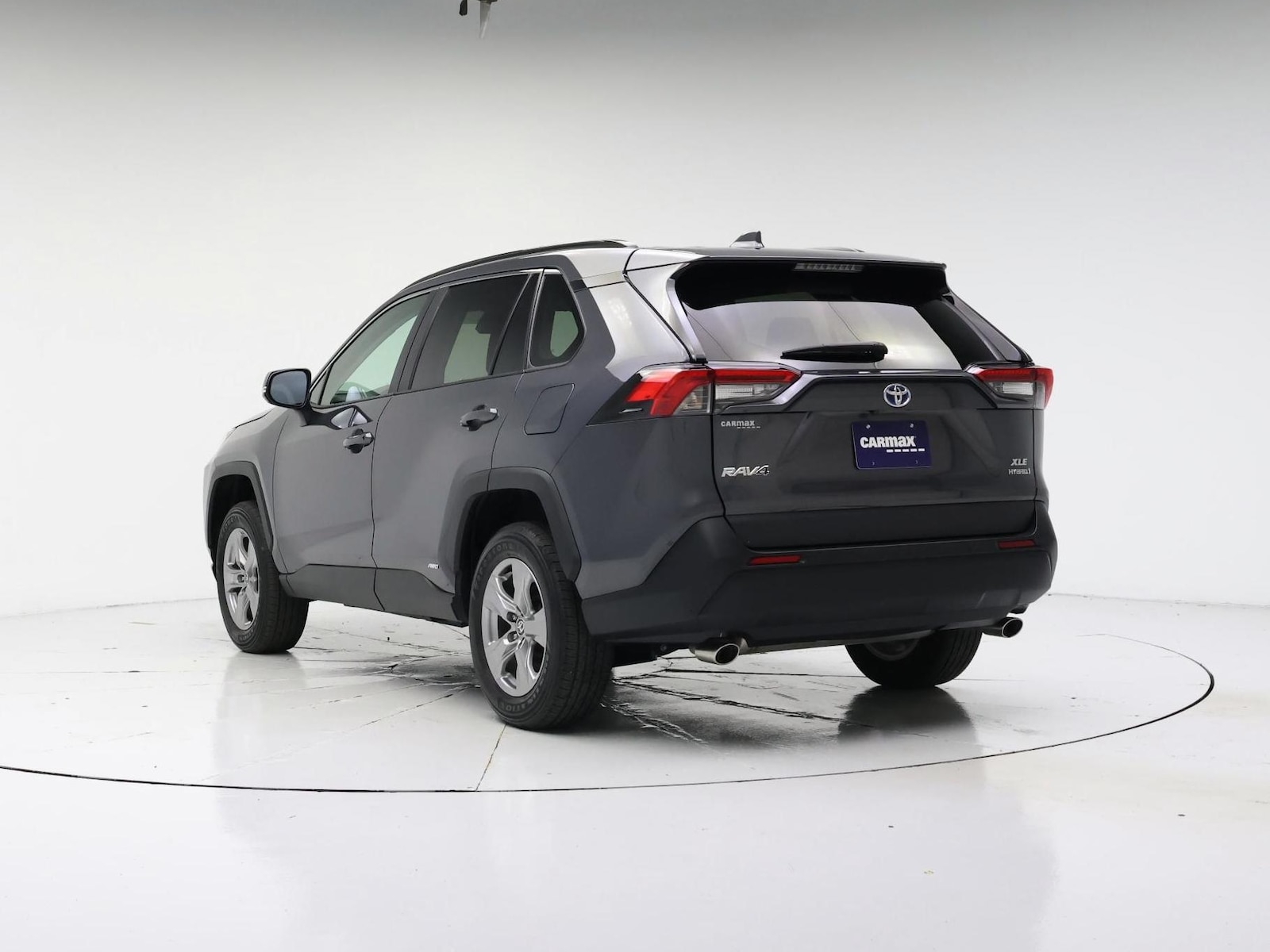2024 Toyota RAV4 XLE - Photo 3
