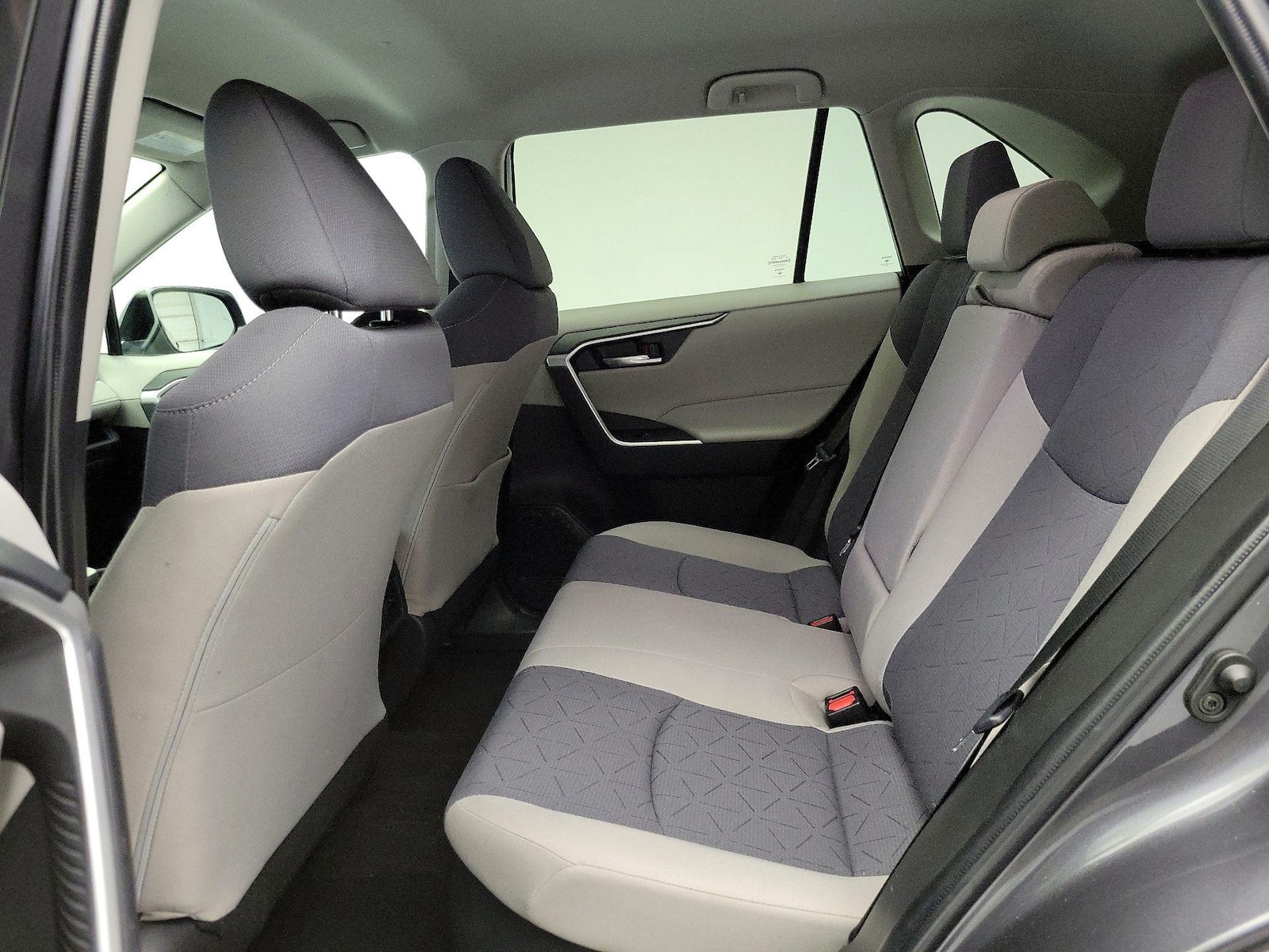 2024 Toyota RAV4 XLE - Photo 20