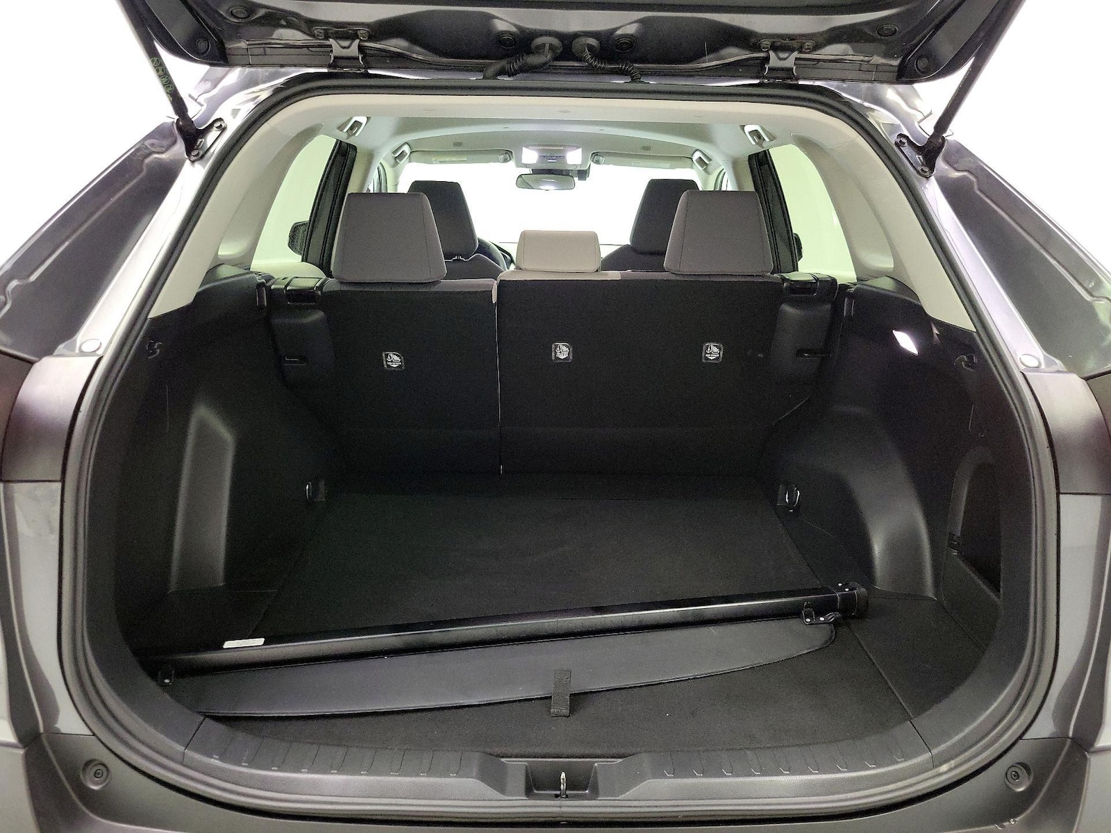 2024 Toyota RAV4 XLE - Photo 21