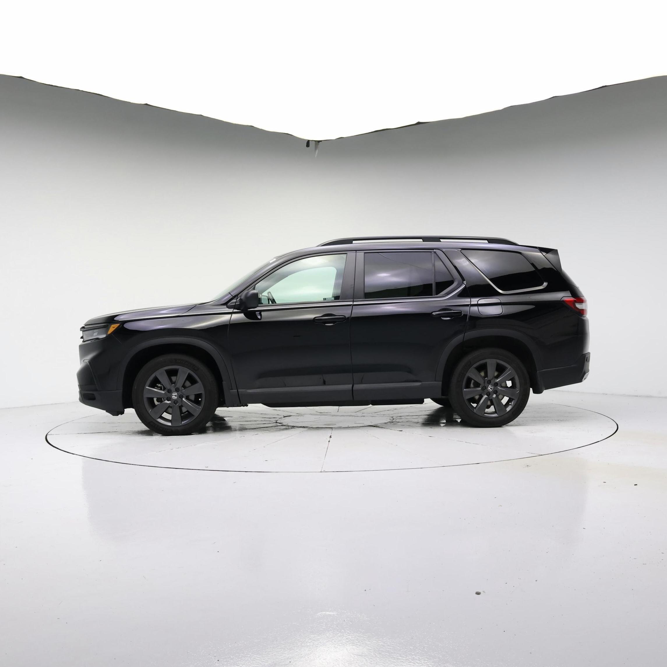 Thumbnail: 2023 Honda Pilot - 3