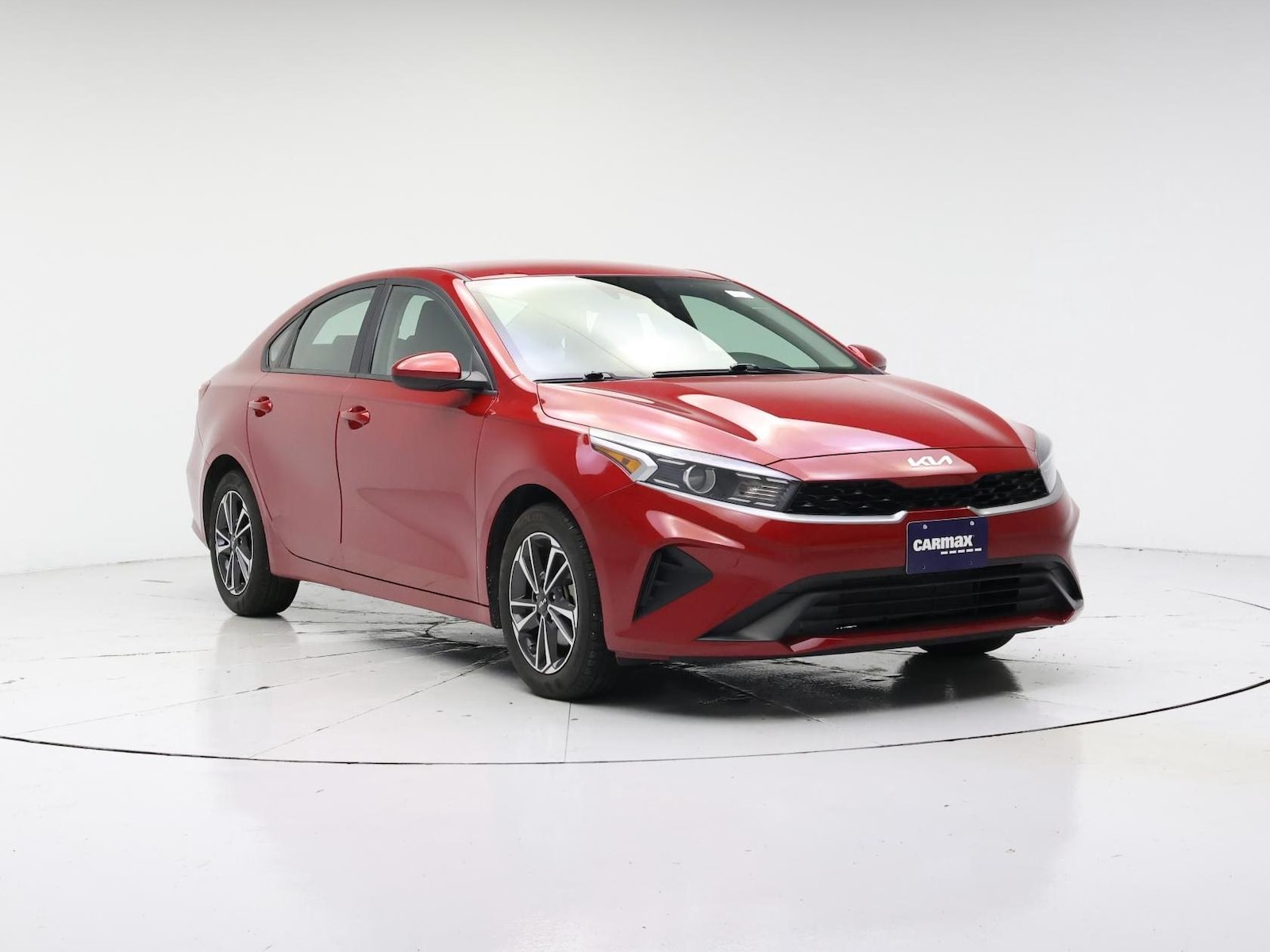 2023 Kia Forte LXS - Photo 2