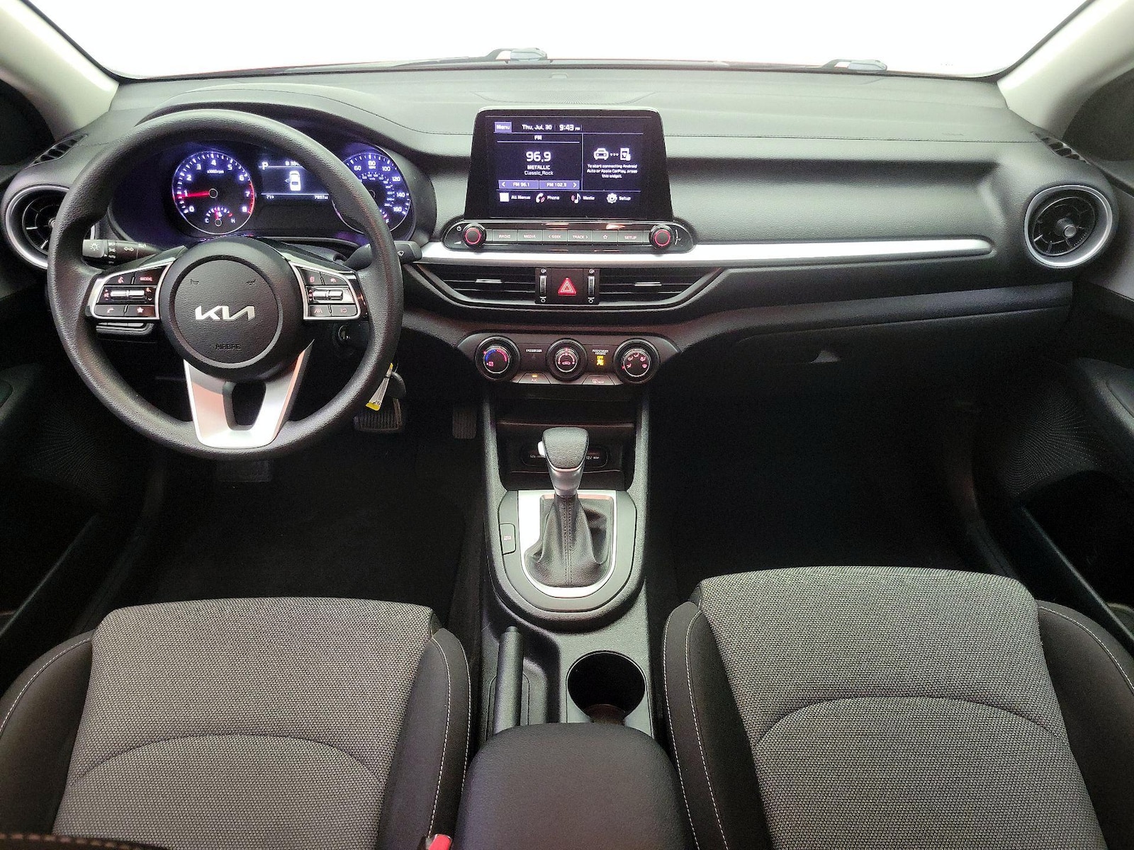 2023 Kia Forte LXS - Photo 10