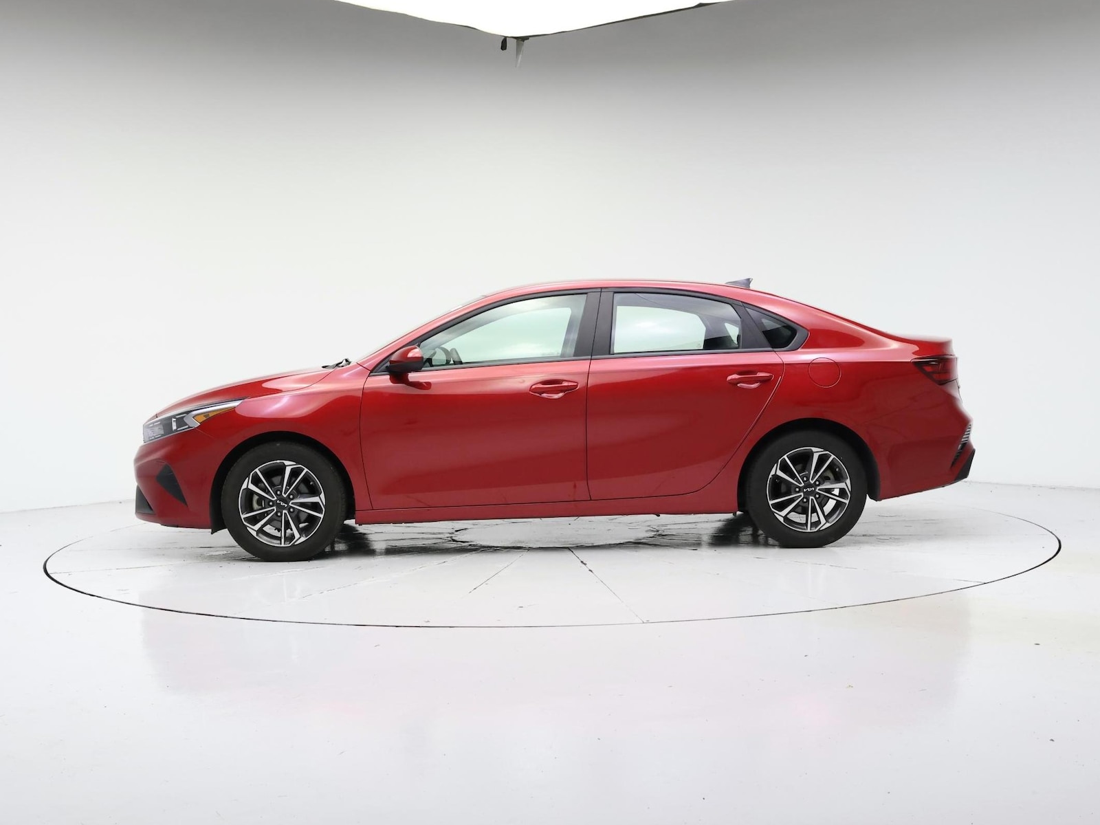 2023 Kia Forte LXS - Photo 4