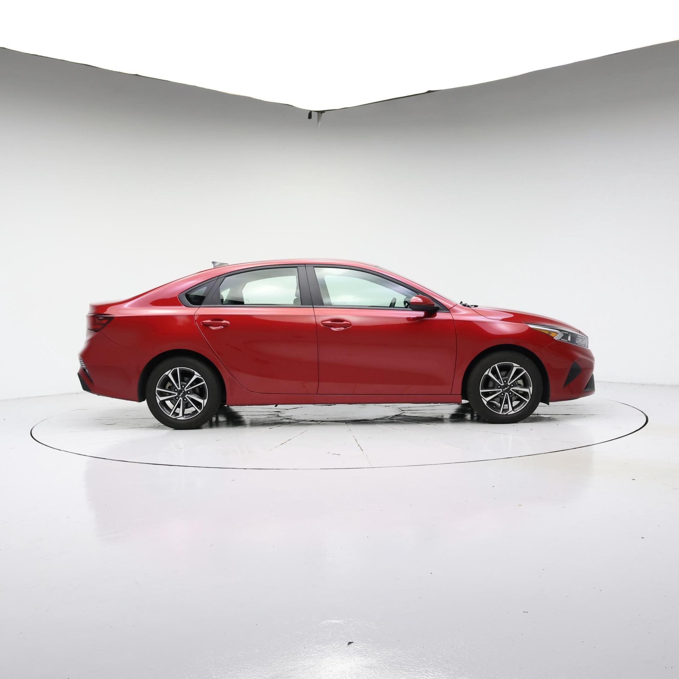Thumbnail: 2023 Kia Forte - 7