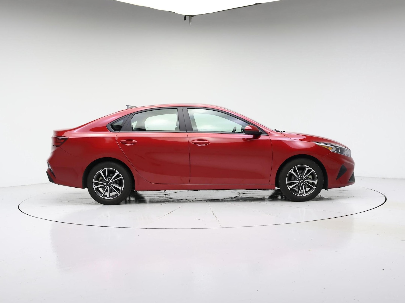 2023 Kia Forte LXS - Photo 8