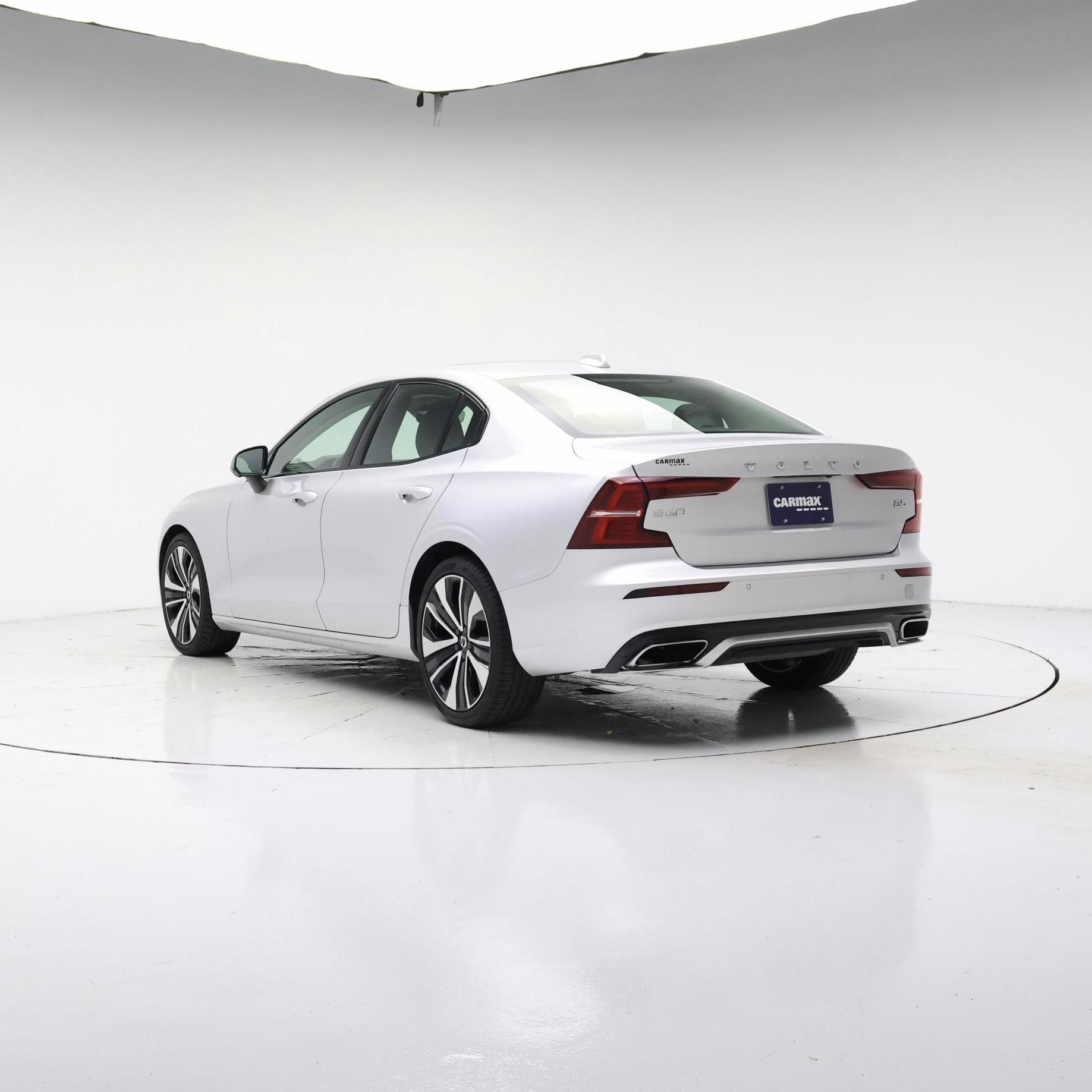 Thumbnail: 2022 Volvo S60 - 2