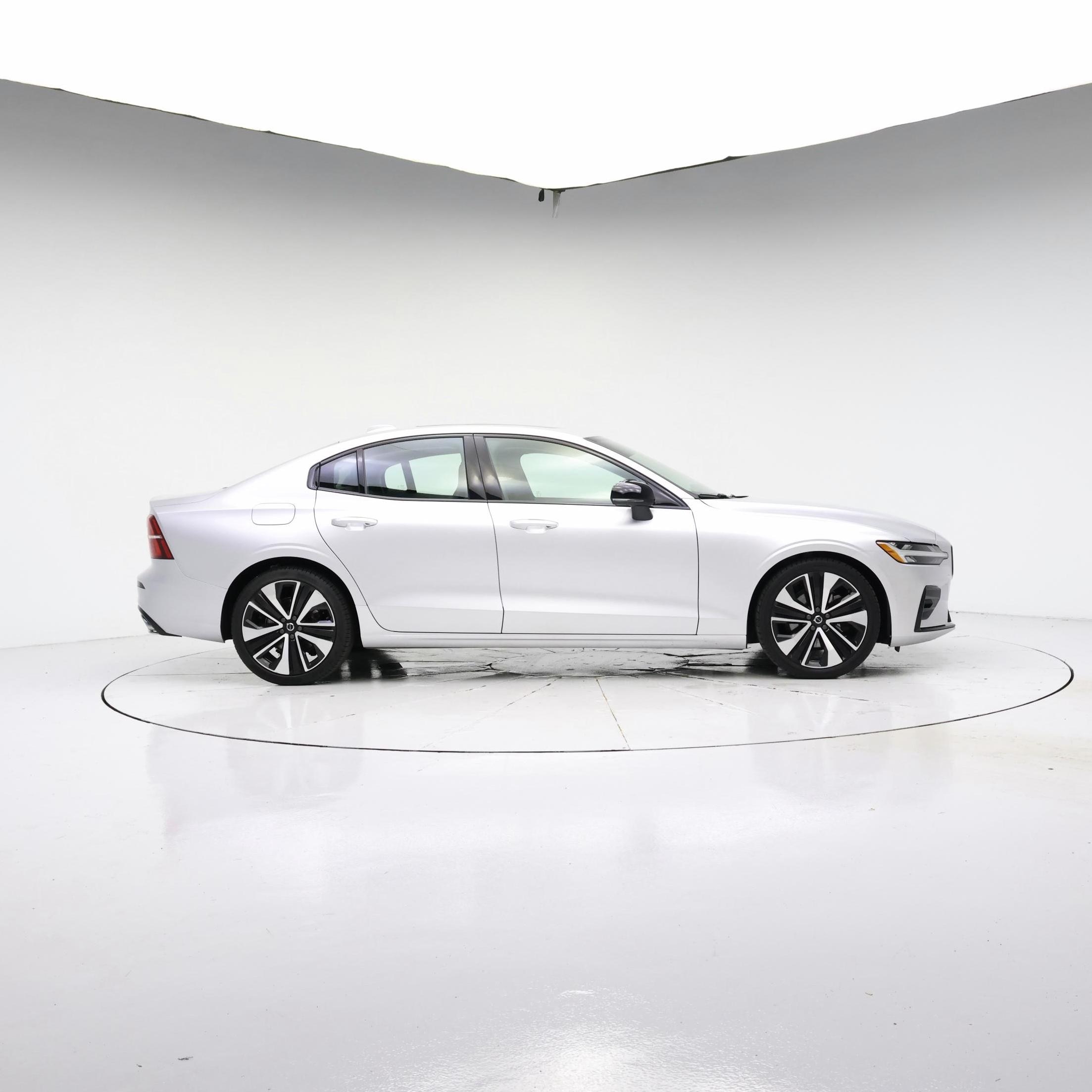 Thumbnail: 2022 Volvo S60 - 7