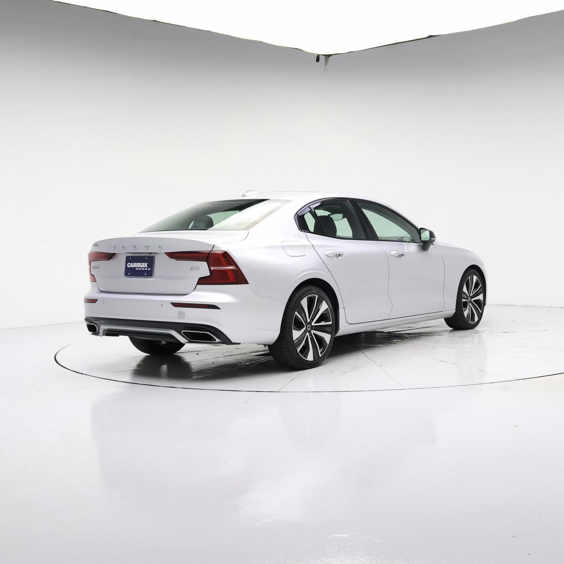 Thumbnail: 2022 Volvo S60 - 8