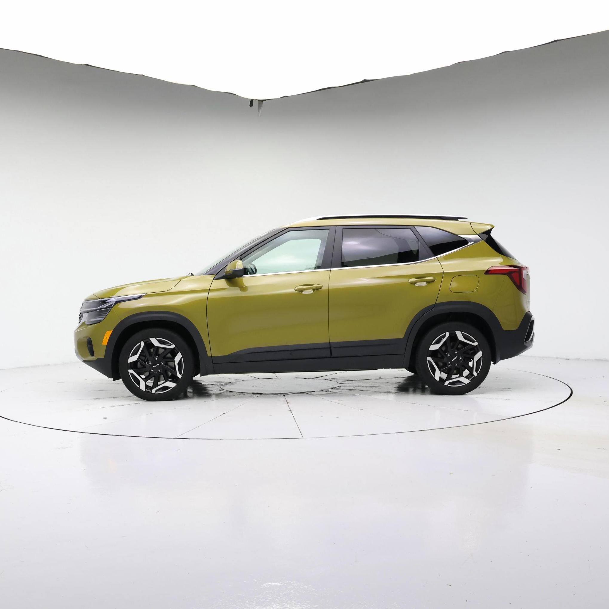 Thumbnail: 2024 Kia Seltos - 3