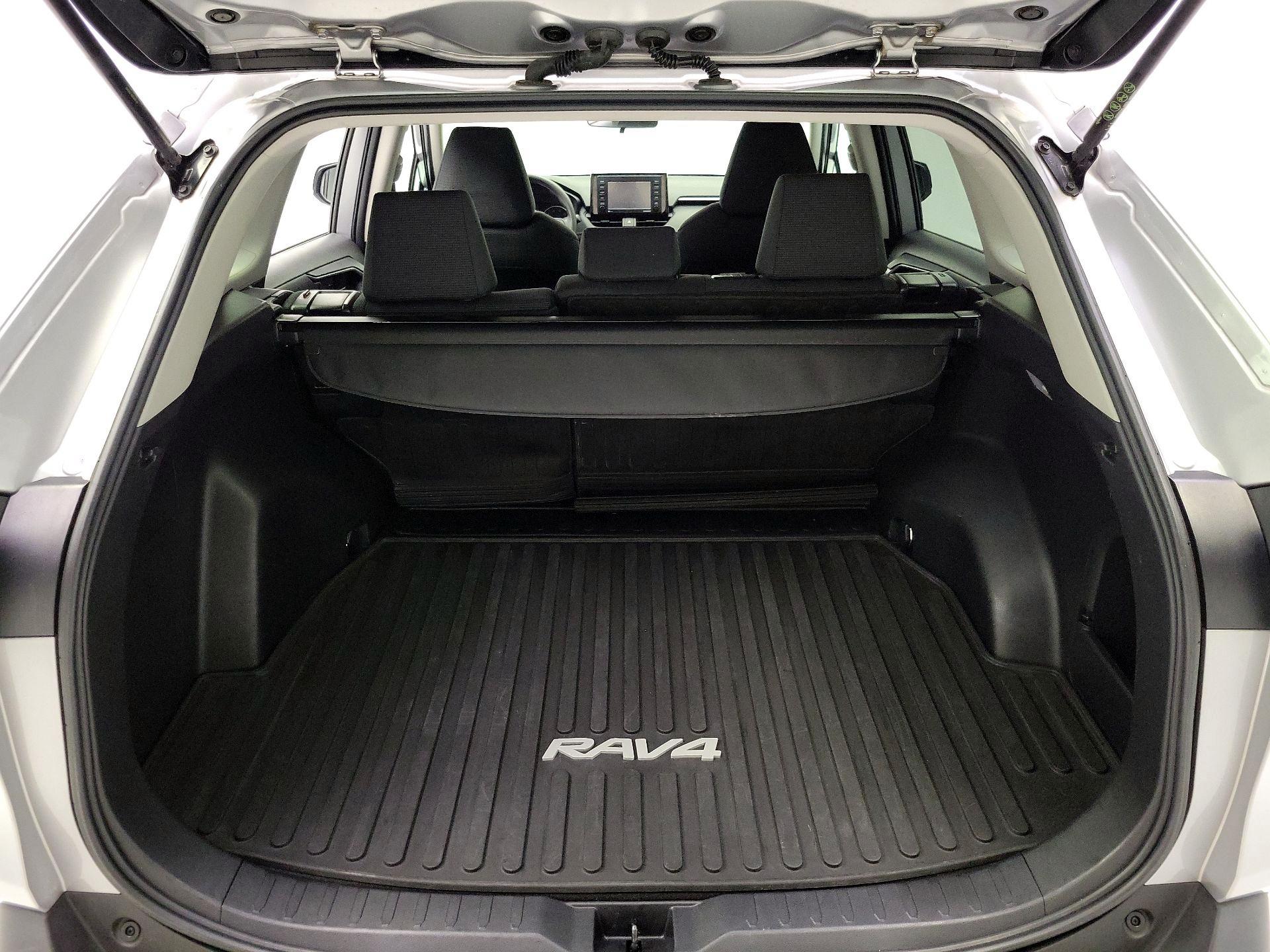 Thumbnail: 2021 Toyota RAV4 - 20